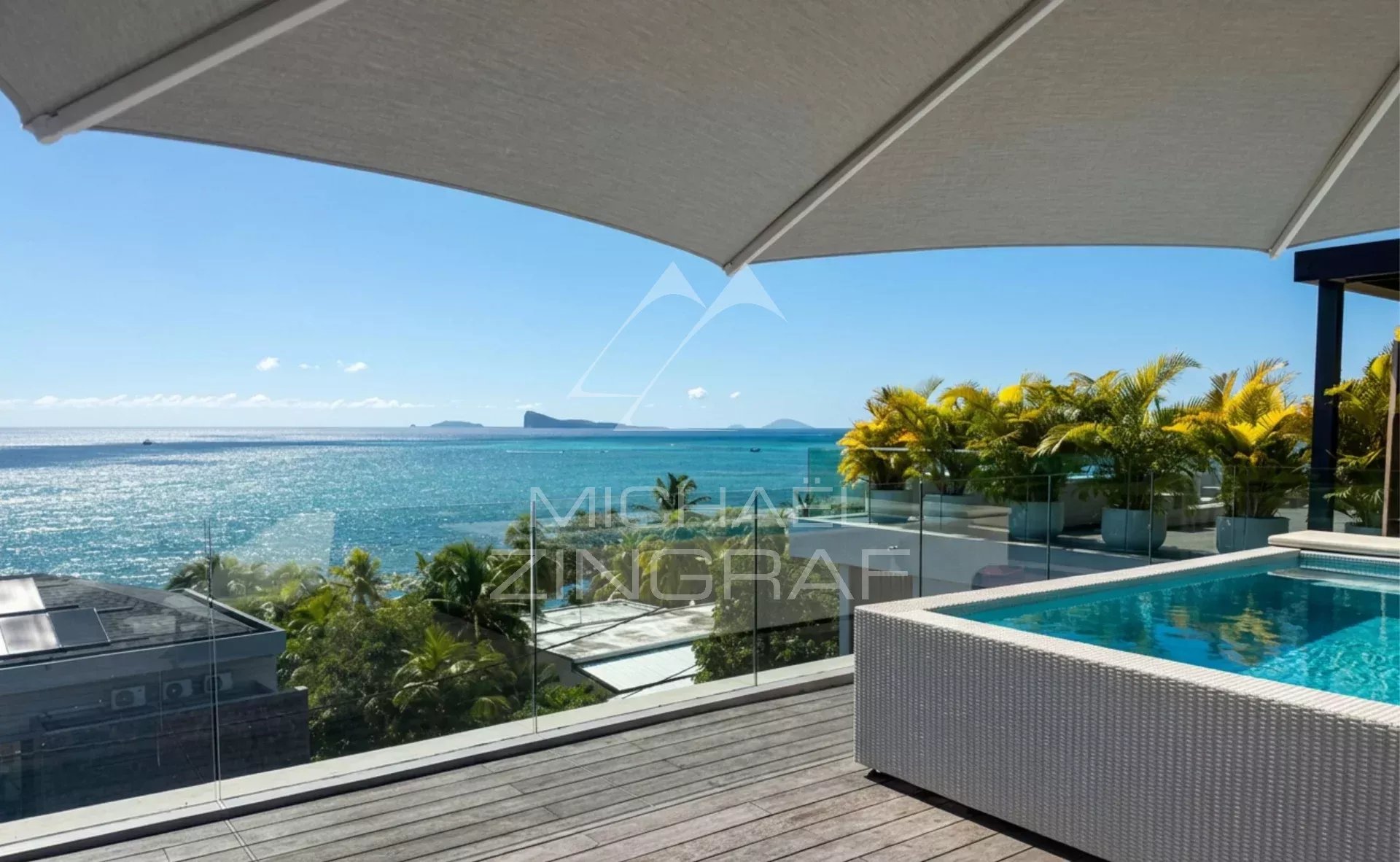 Luxury Penthouse with Sea Views – Pointe aux Canonniers