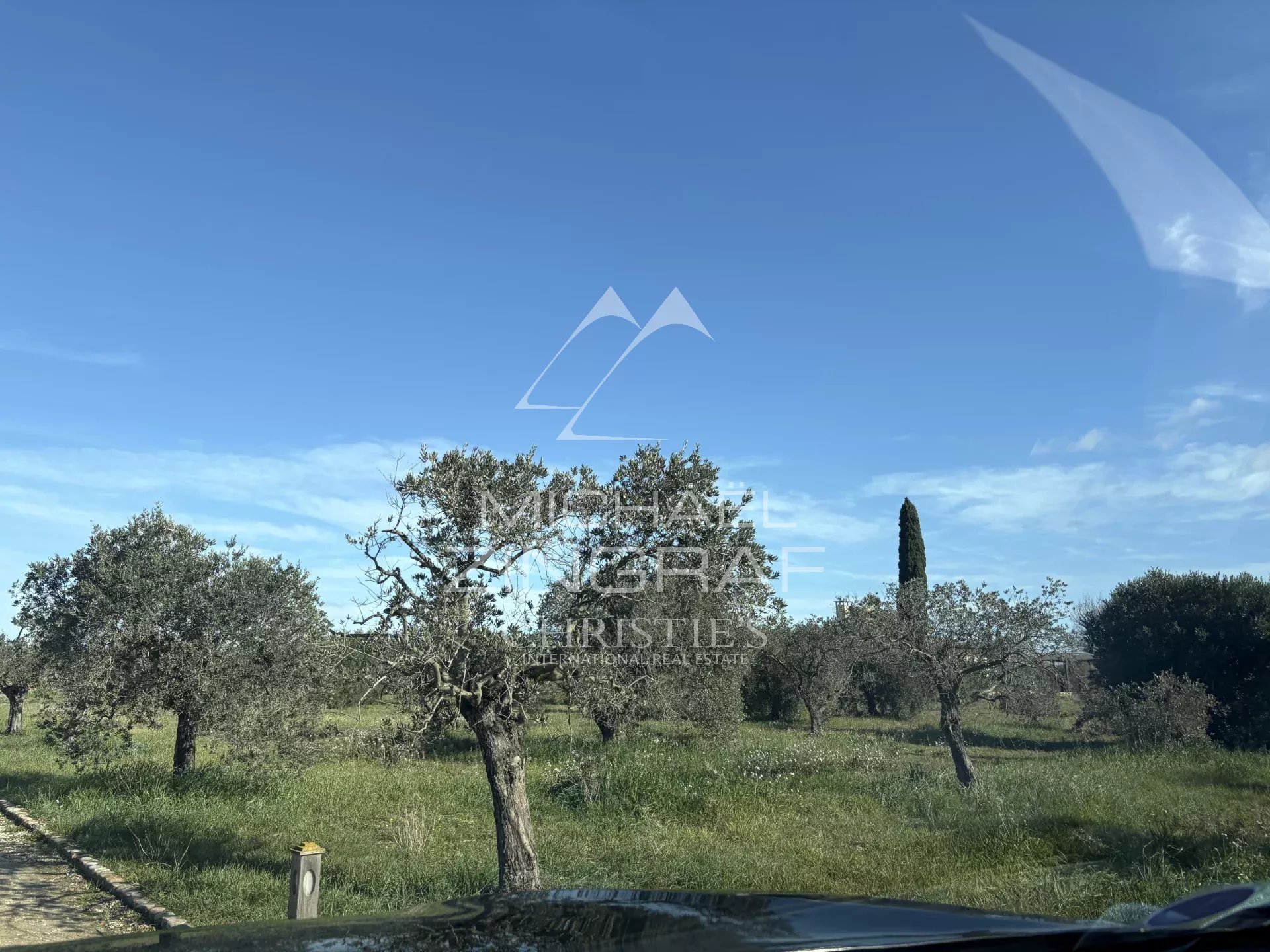 Einzigartiges Anwesen in der Nähe von Arles