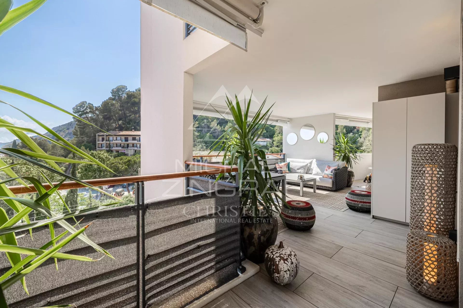 Èze – Exceptional Apartment in a Recently built Residence
