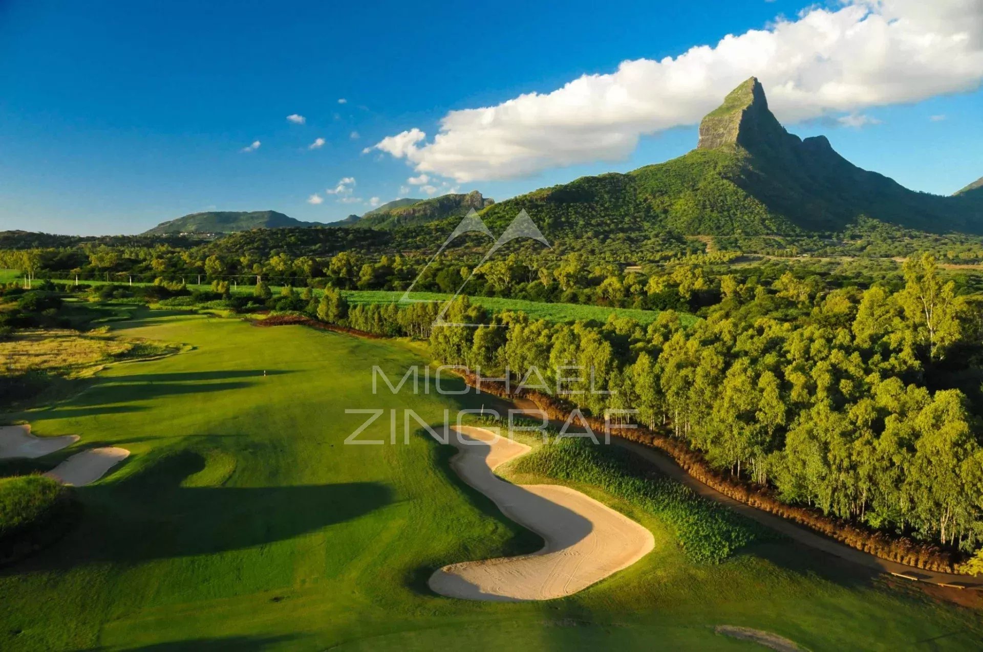 Penthouse in the heart of a prestigious 5-star resort.