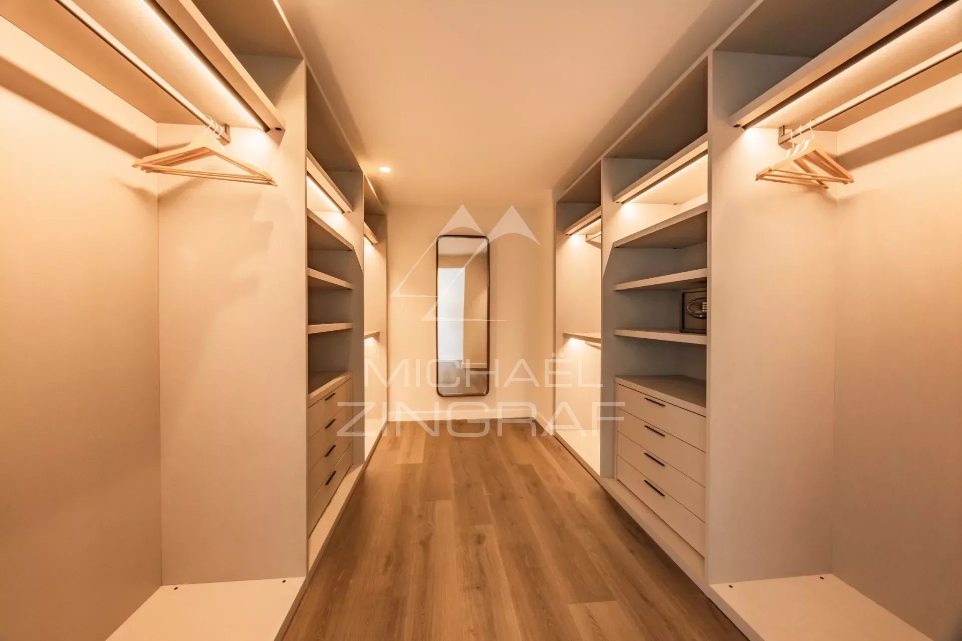 Penthouse mit 4 Schlafzimmern und Meerblick – Black River