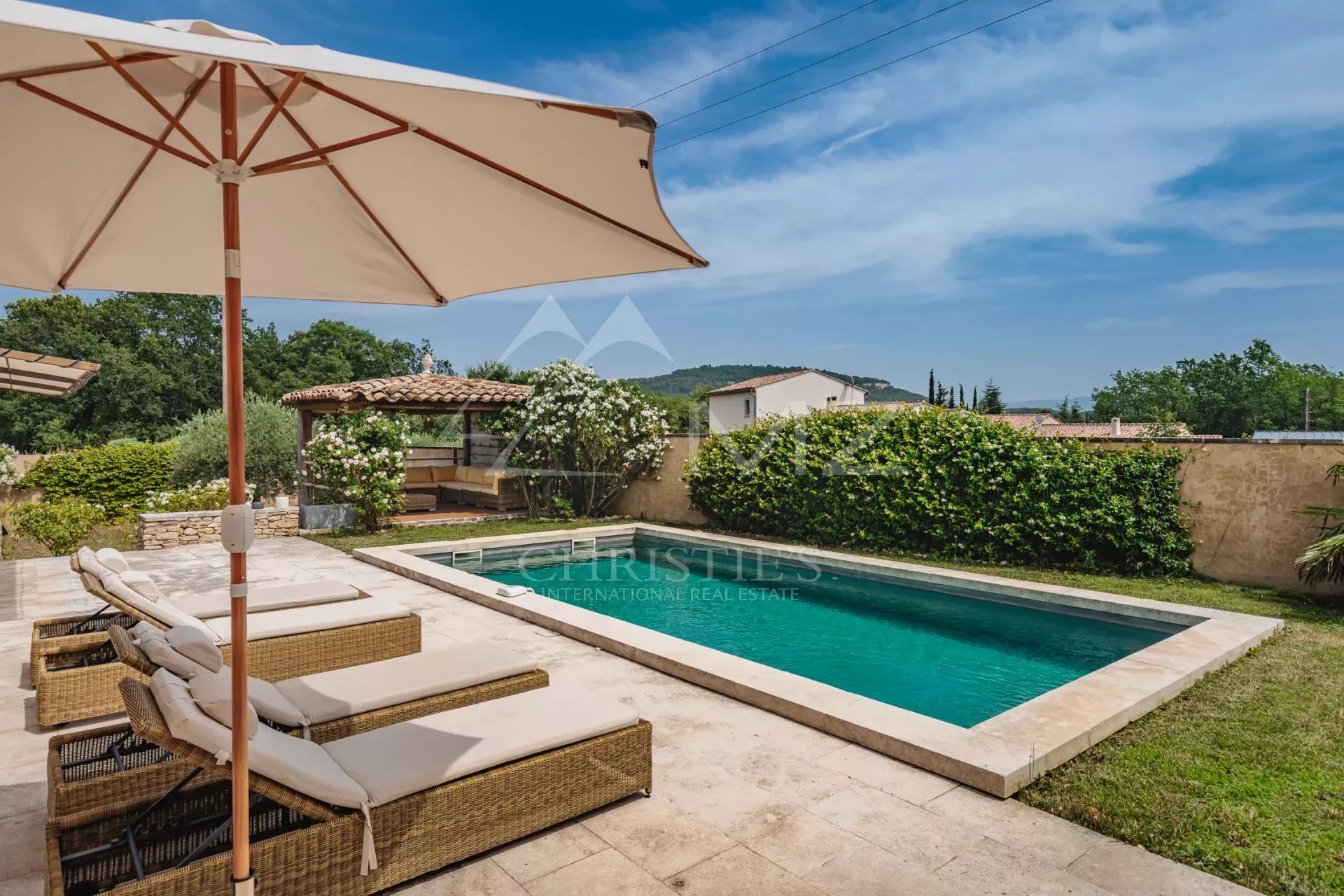 Luberon - Belle maison de vacances avec piscine chauffée