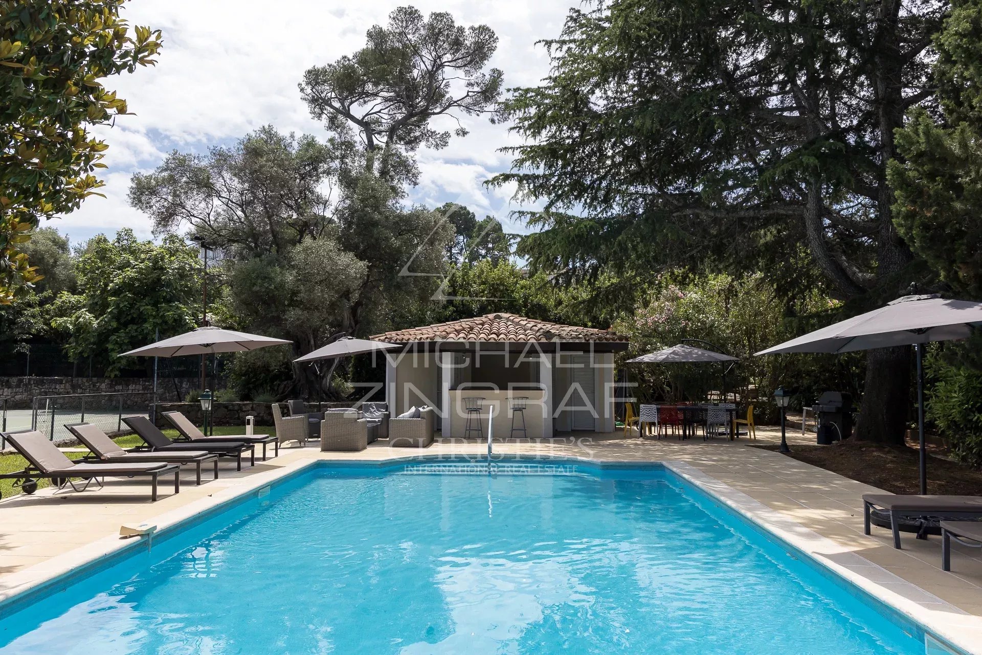 Propriété de prestige située sur le versant ouest du Cap d'Antibes