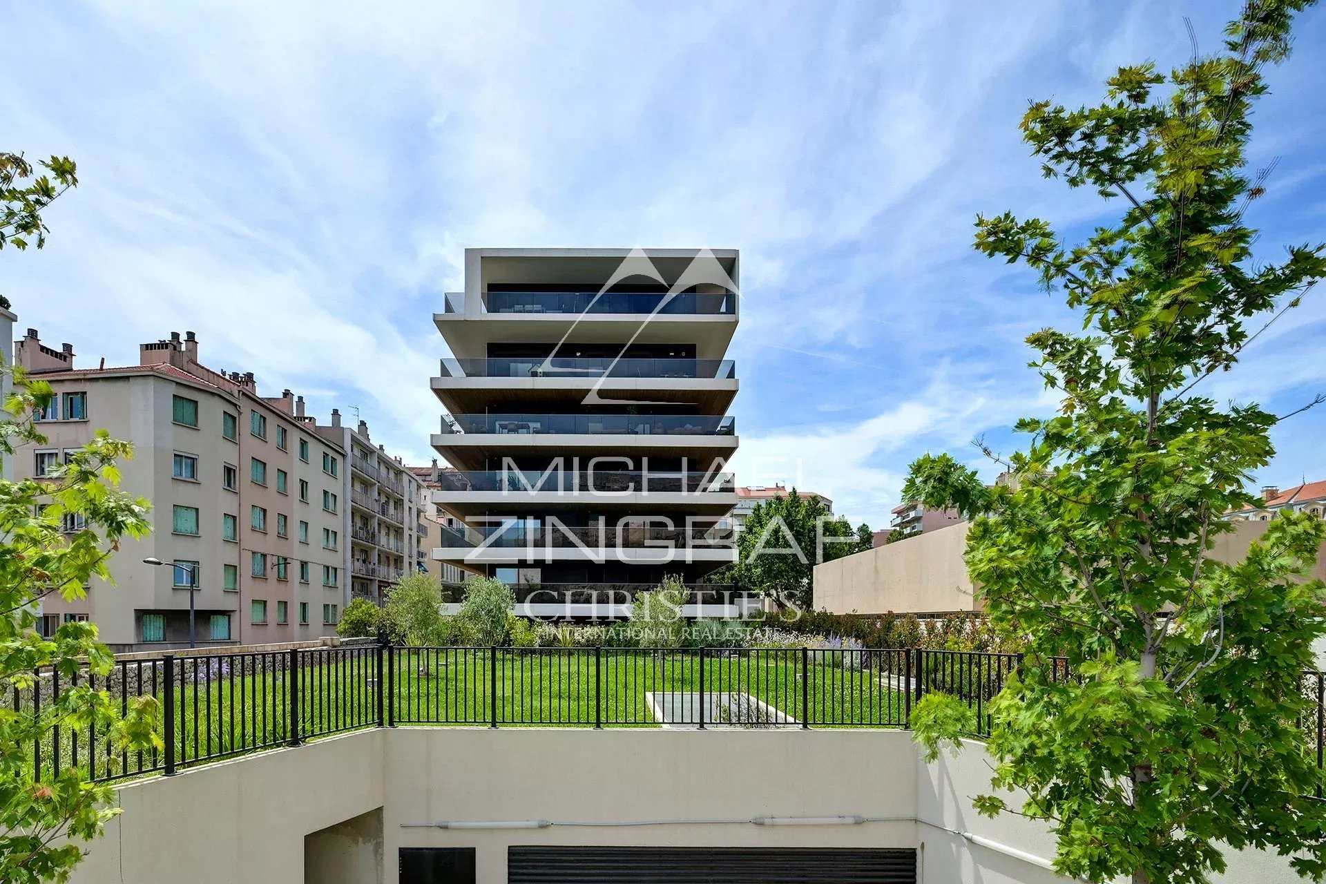 Recent residence - 2-bedroom duplex apartment