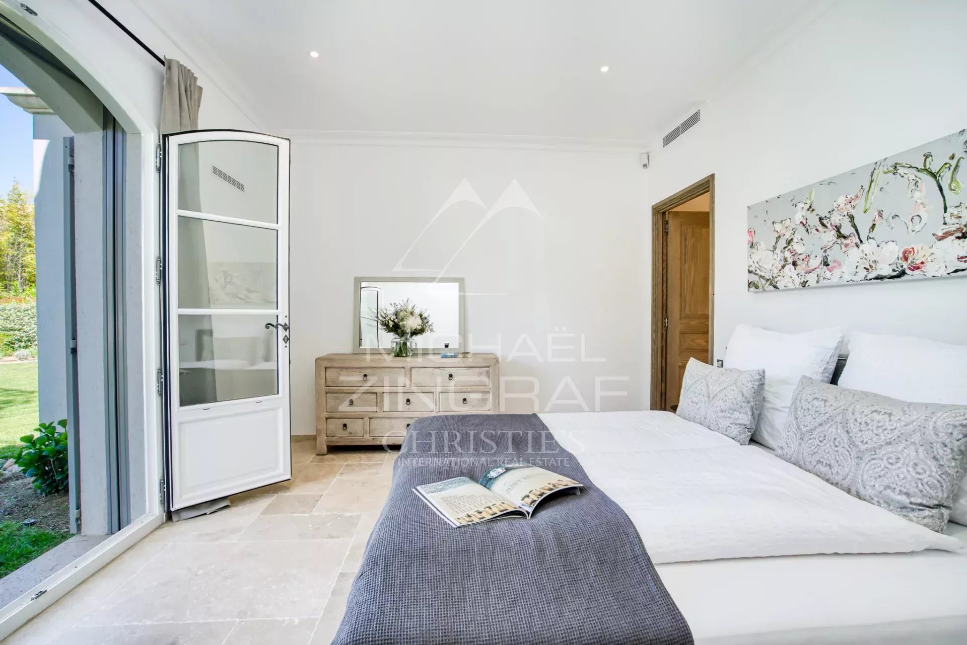 Saint-Tropez - Contemporary villa near the center