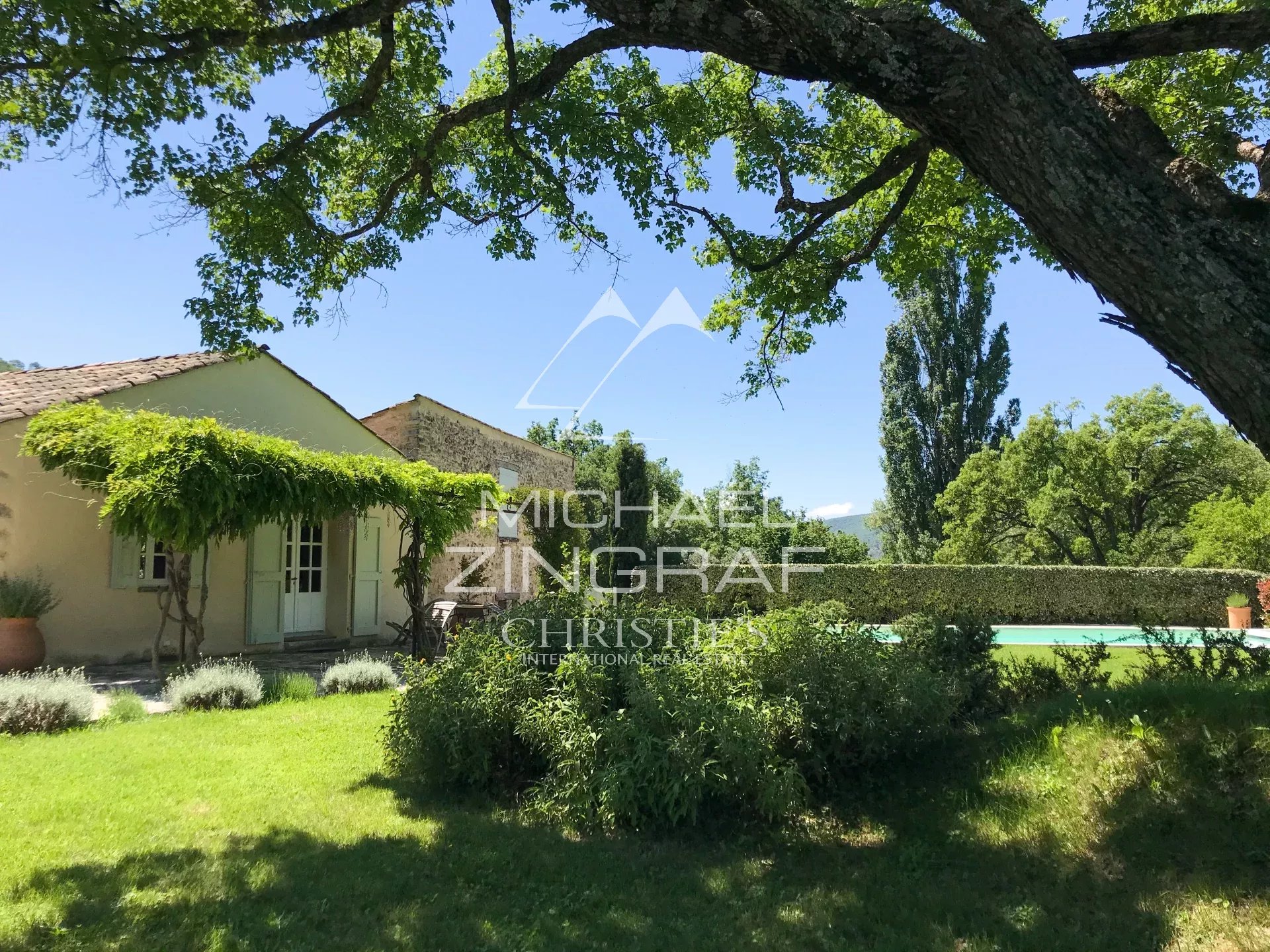 Moulin du XVII élégamment rénové