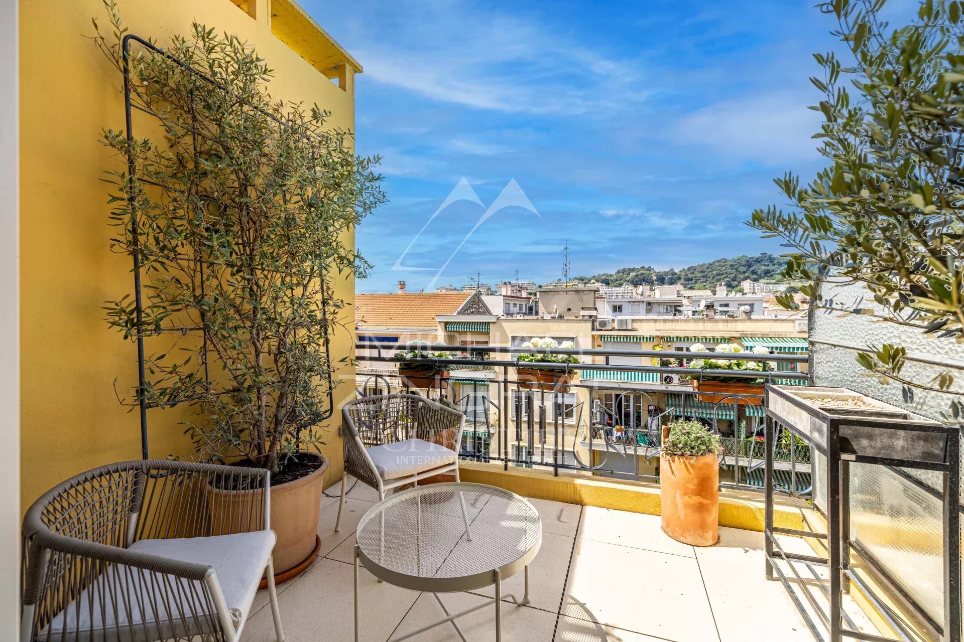 Exceptional Penthouse with Panoramic Terraces – Nice City Centre