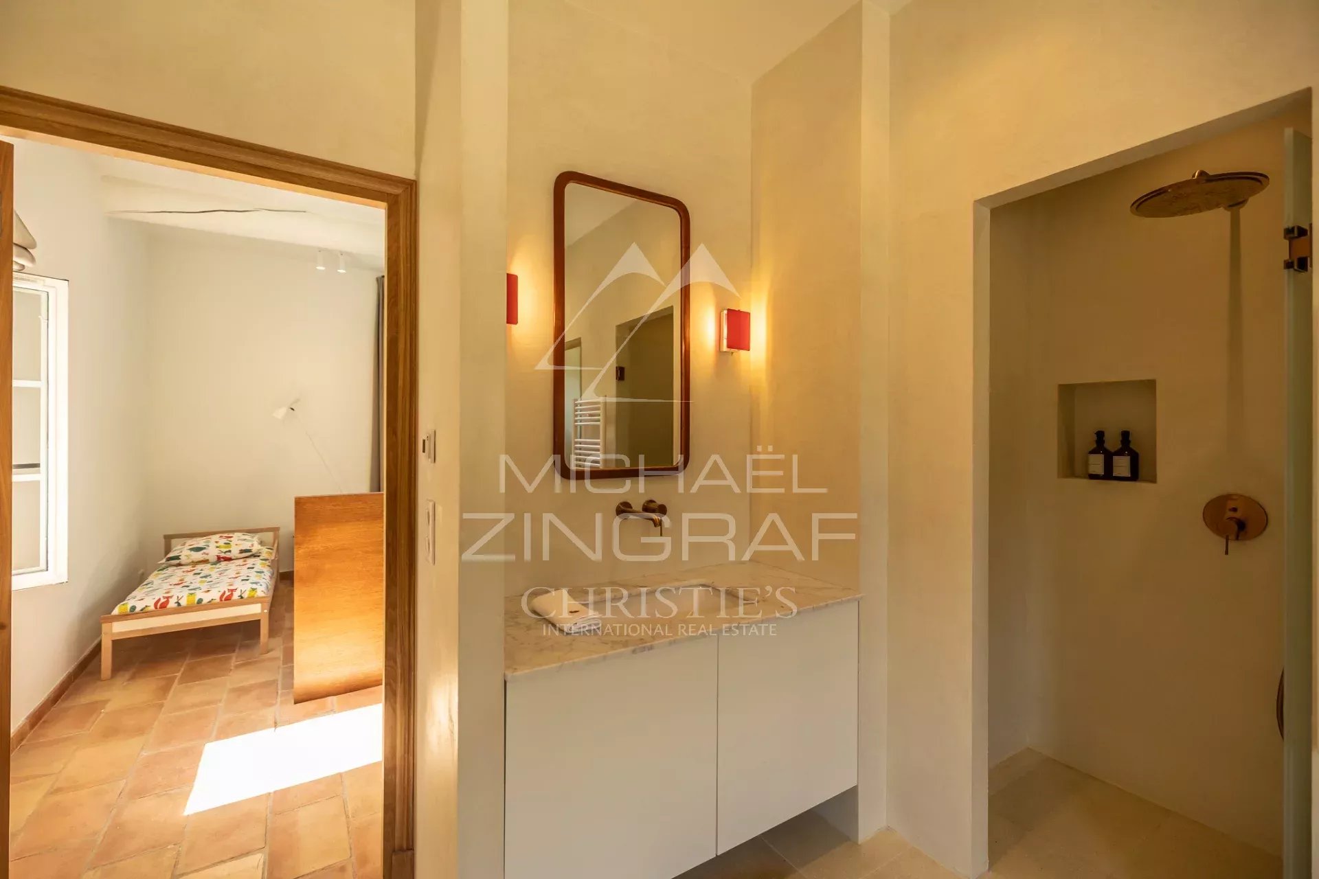 Gordes - Superbe maison en pierres proche du village