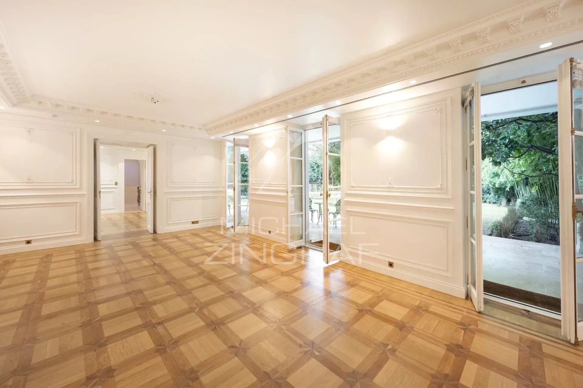 A vendre - Hotel Particulier - Jardin - Piscine