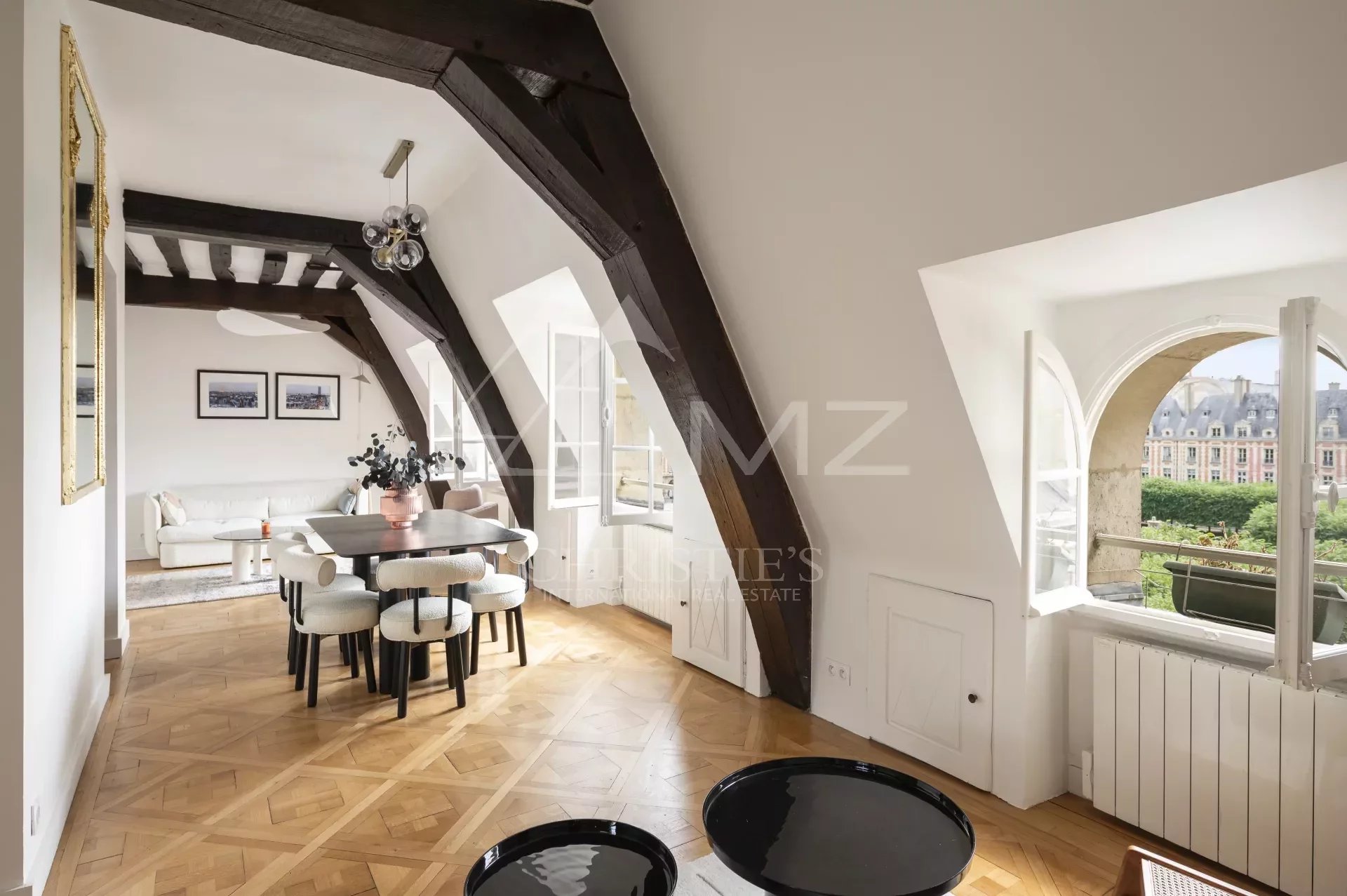 Apartment sale - Paris 75004 - Place des Vosges - Top floor - Renovated