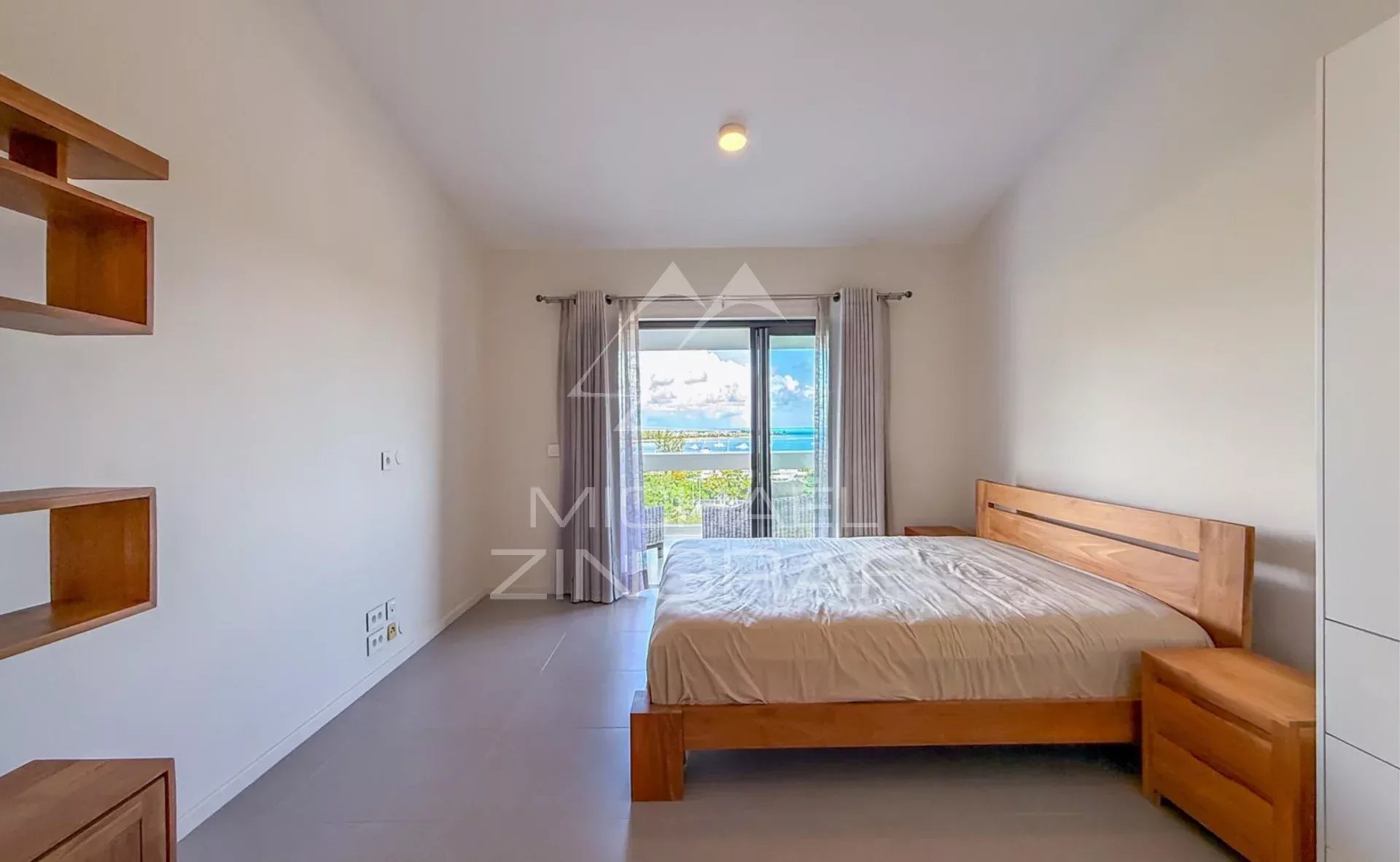 Penthouse d'Exception de 3 Chambres avec Jacuzzi et Vue Panoramique sur l'Océan