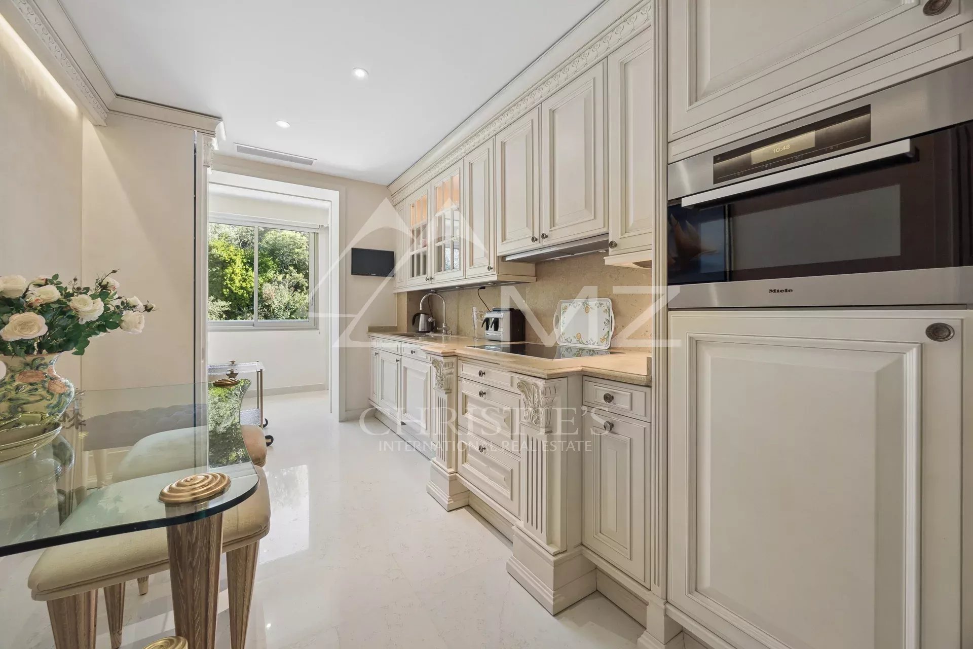 Superb 4-room apartment in a prestigious residence