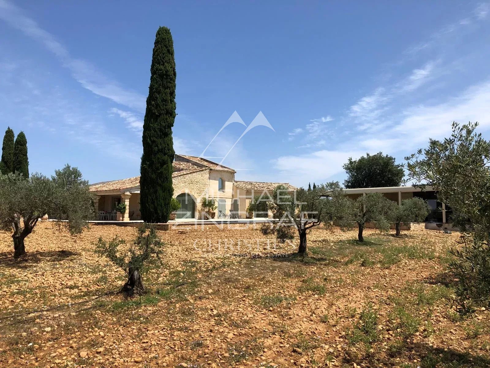 Einzigartiges Anwesen in der Nähe von Arles