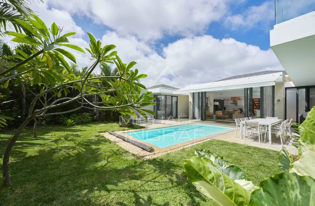 Villa avec piscine dans une résidence sécurisée à Péreybère