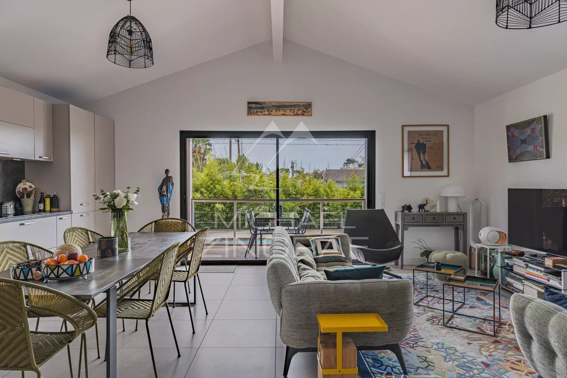 Zeitgenössische Villa mit Garten, Pool und Terrassen nahe dem Bassin d’Arcachon