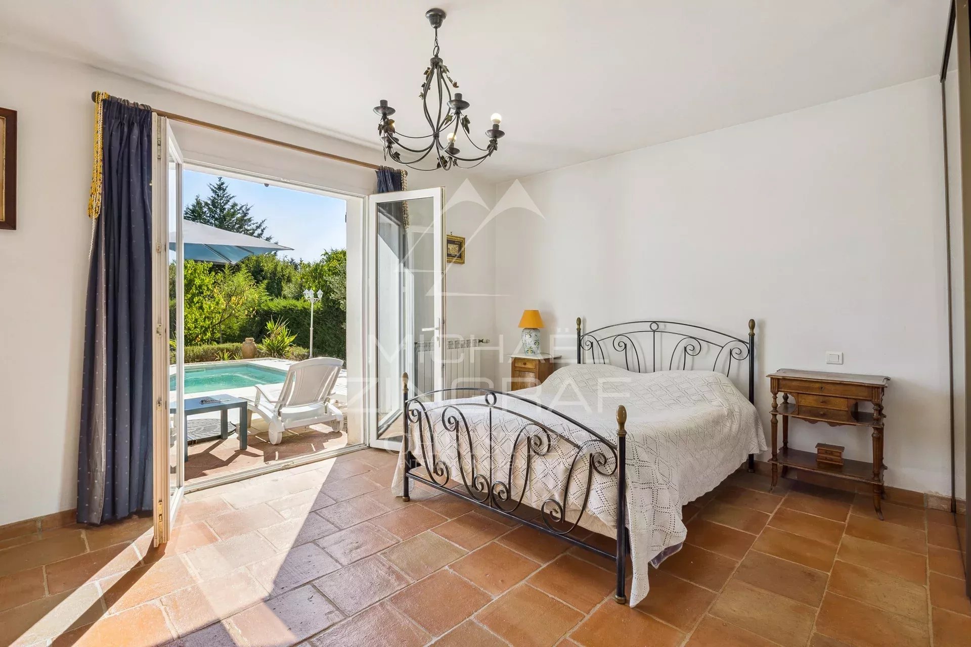 Villa with swimming pool, fruit and olive trees, and unobstructed views.