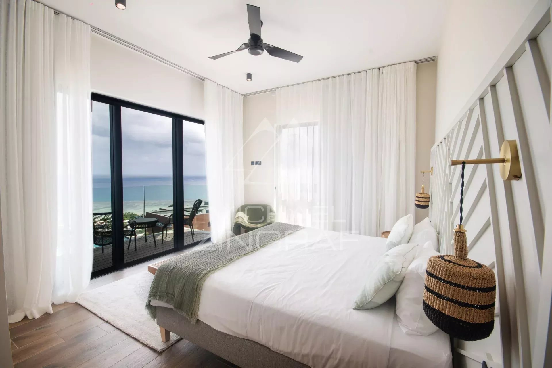 Puppen 5 -Bedroom Villa - Black Riviere