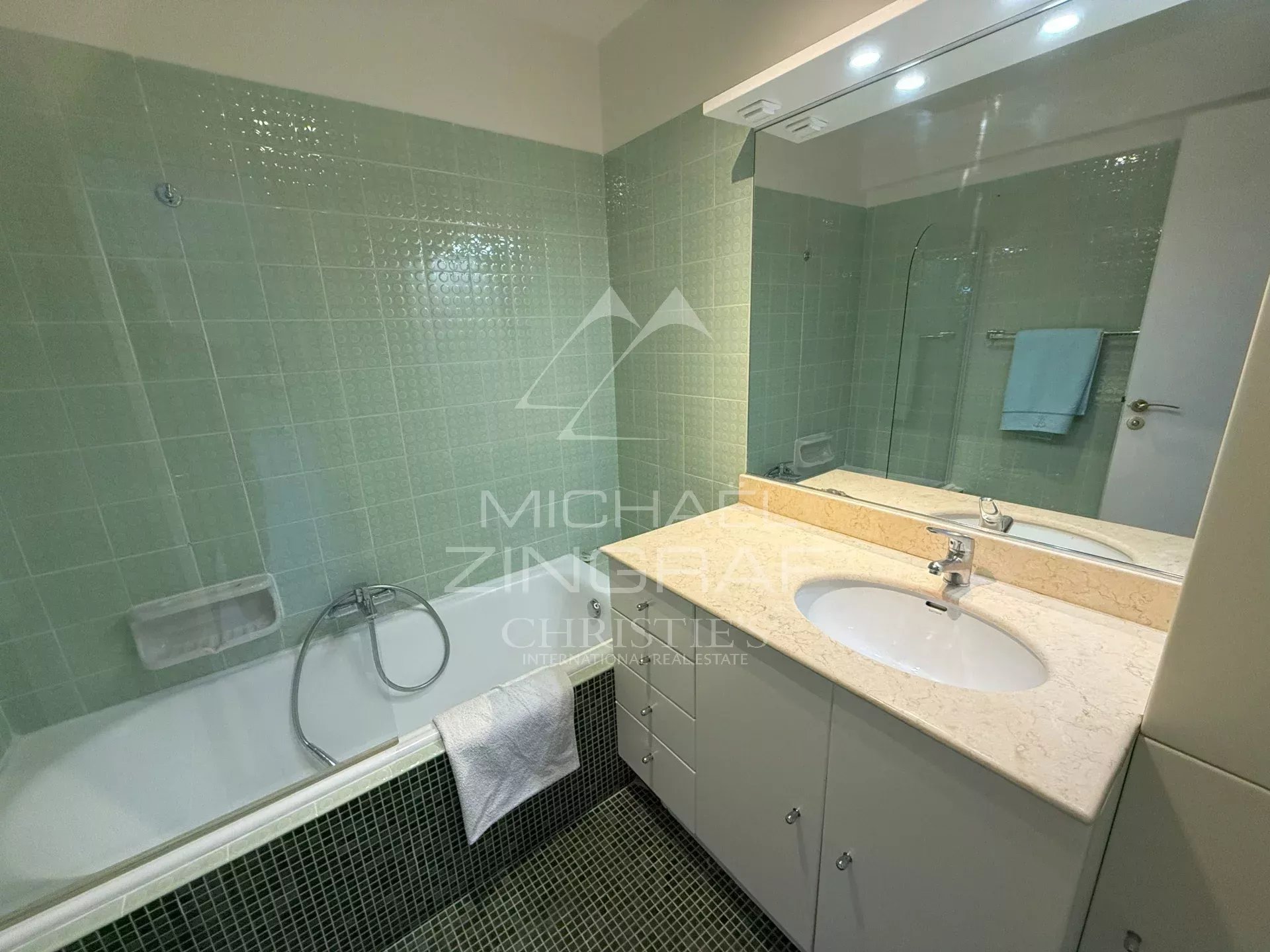 Cannes - Croisette - Bel Appartement