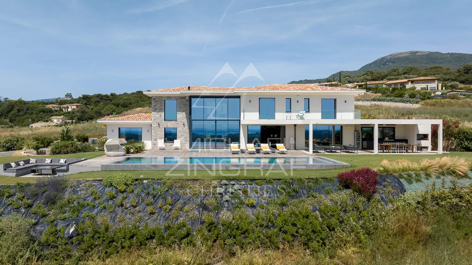 Contemporary Architect-Designed Villa with Panoramic Sea Views