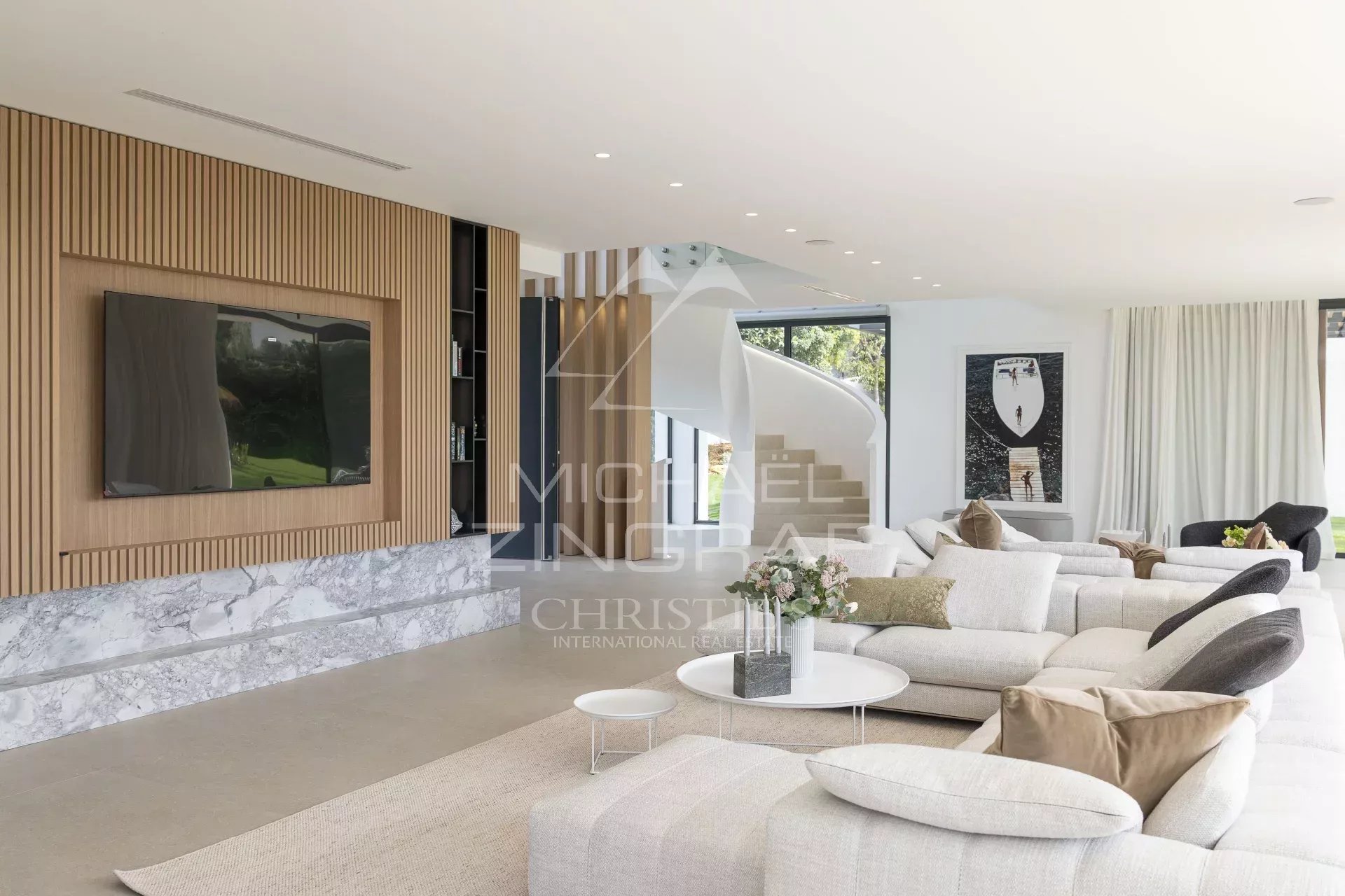 Villa contemporaine d’exception - versant ouest du Cap d’Antibes, à deux pas de l’Hôtel du Cap-Eden-Roc