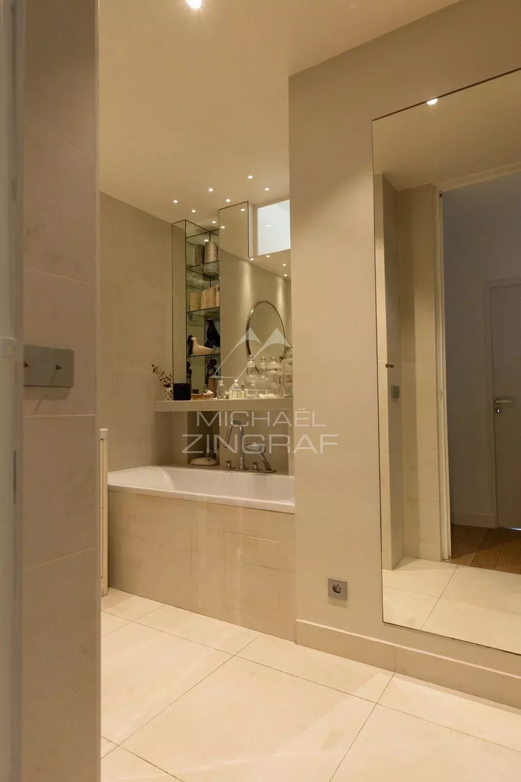 A vendre - Paris 7ème - 3 Chambres - Parfait état