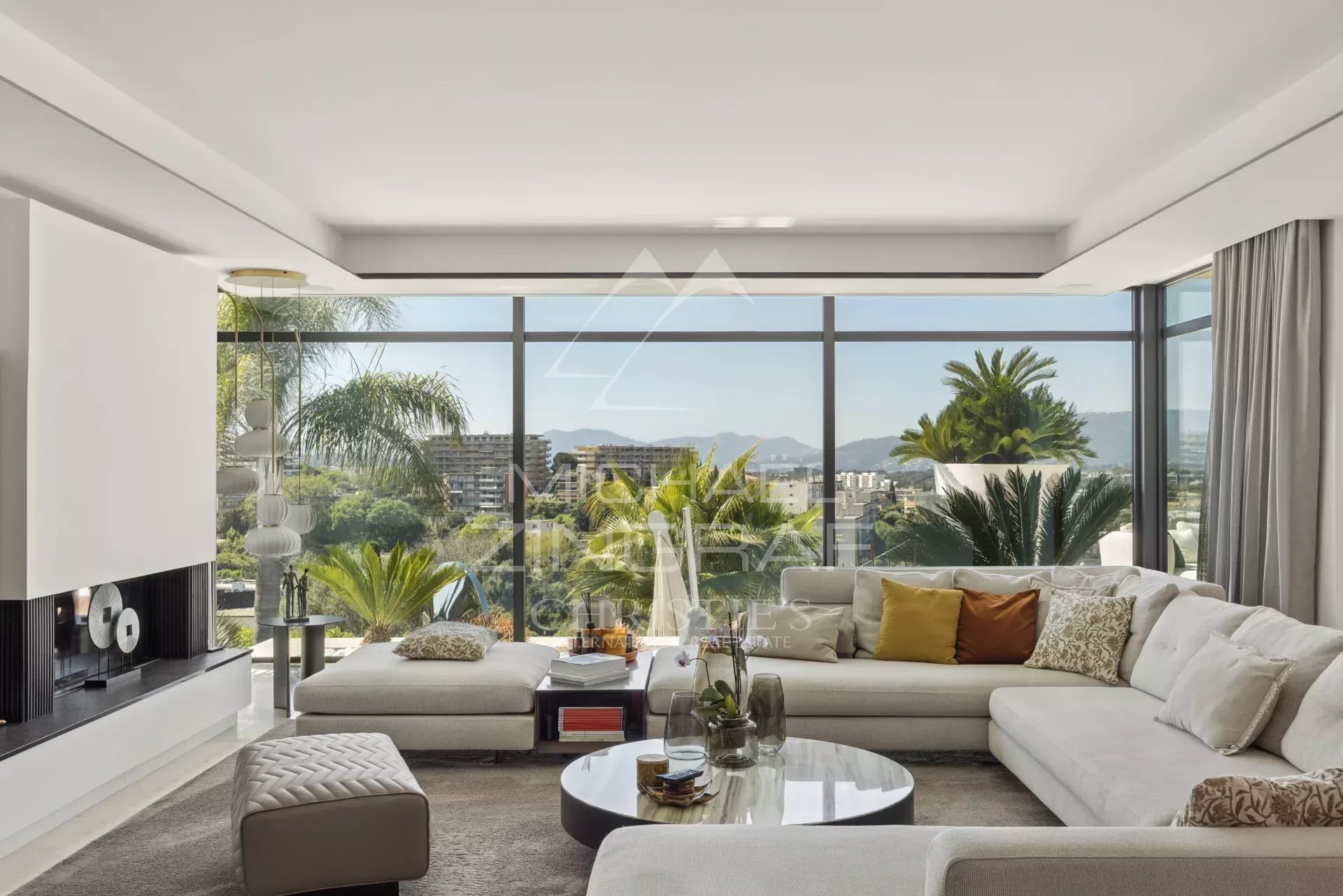 Contemporary Villa - Panoramic view