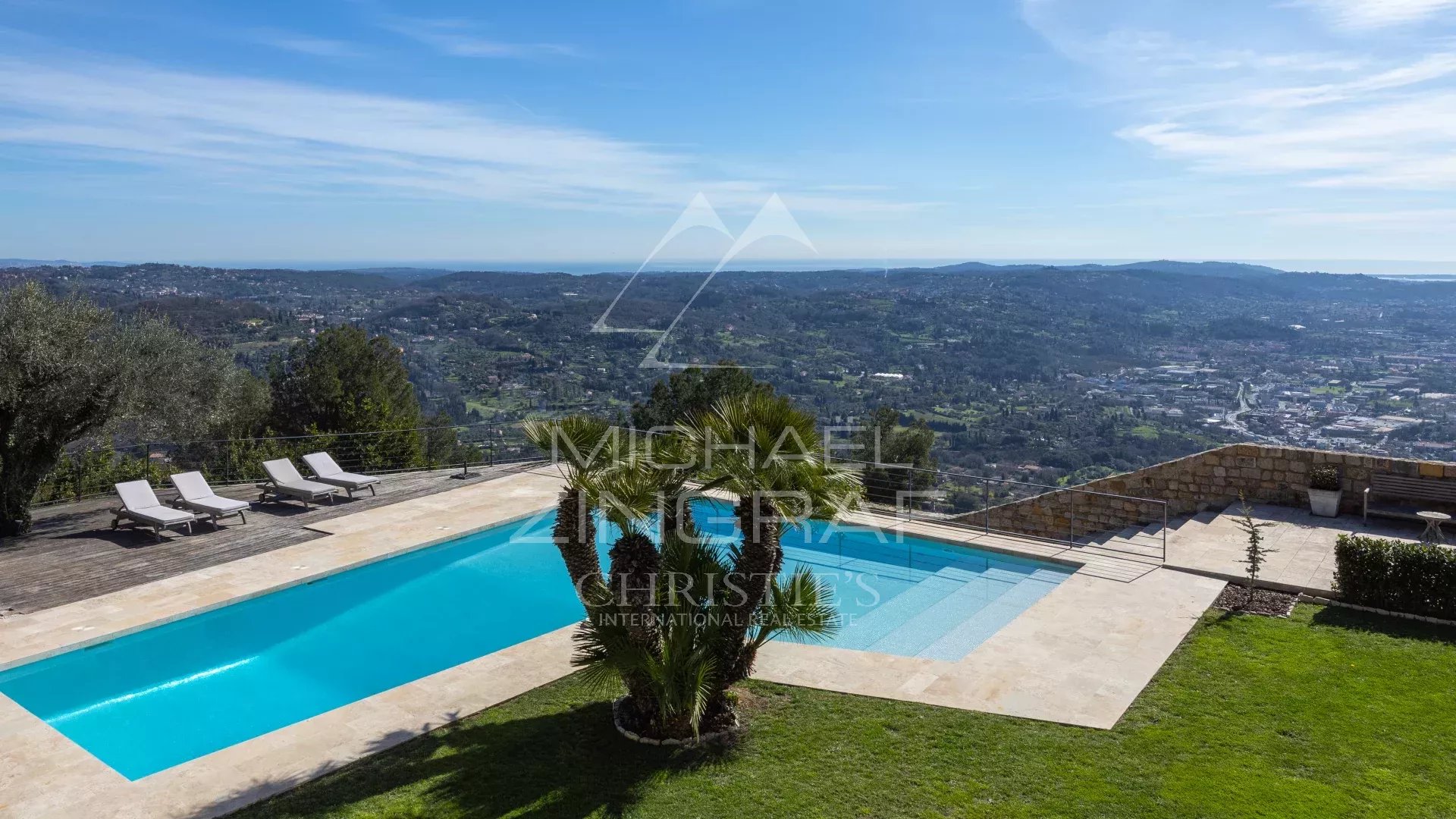 Magnificent Property with Panoramic Sea View