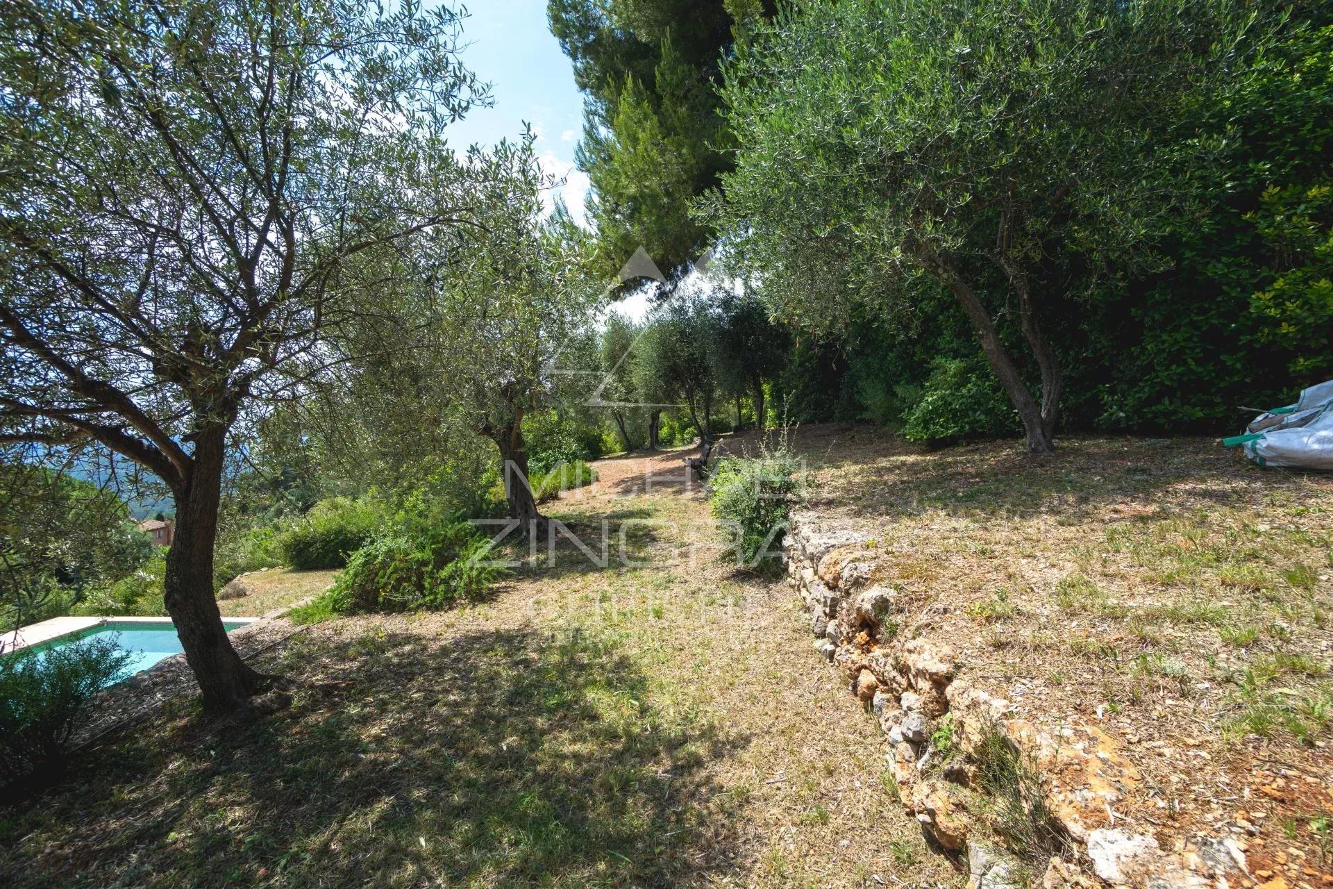 Elegant Provençal villa