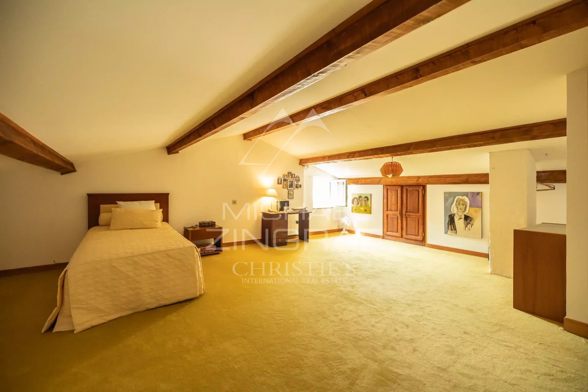 Mas provençal, entre Alpilles et Arles