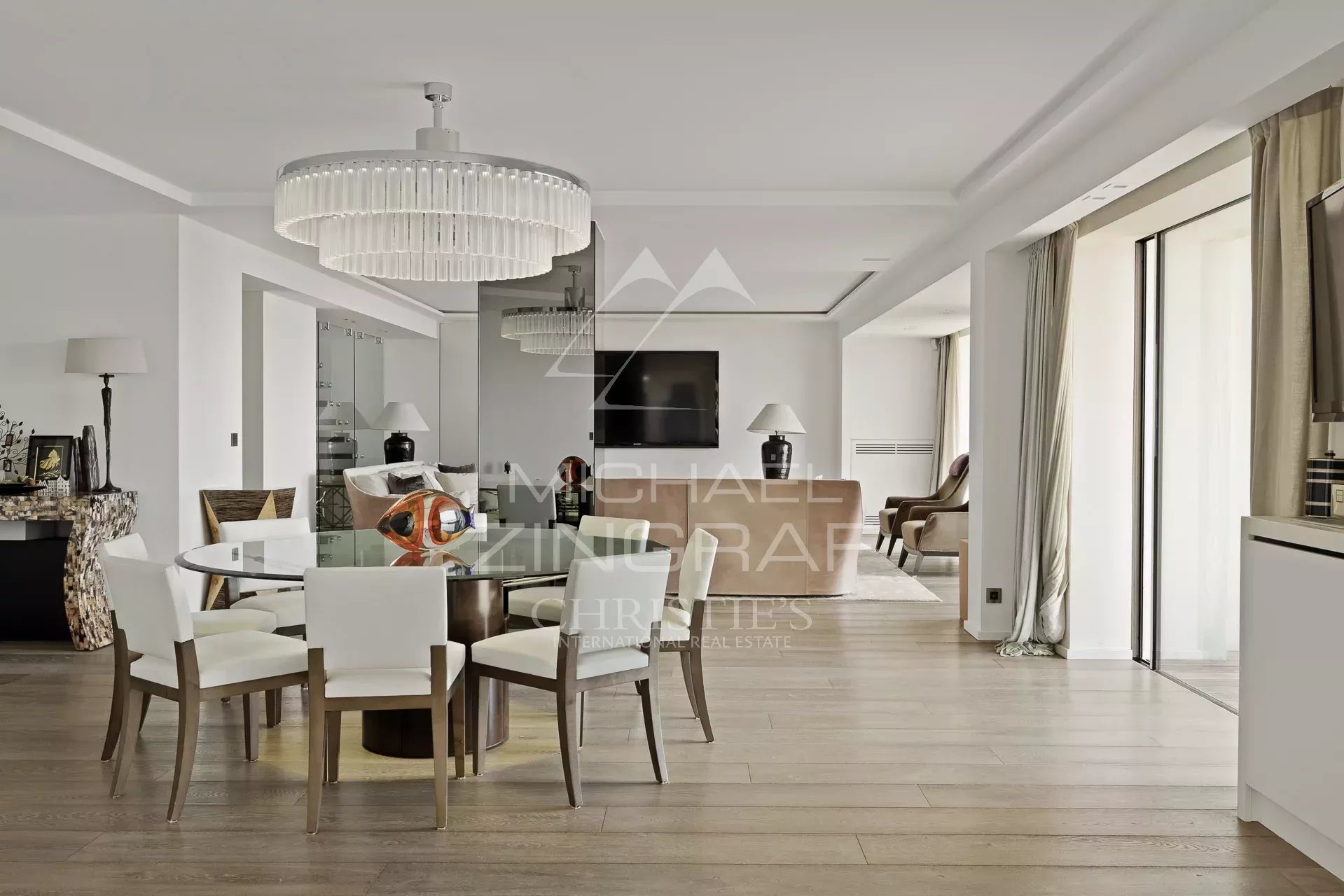 Cannes Croisette – Palm Beach – Exceptional penthouse with panoramic ocean views