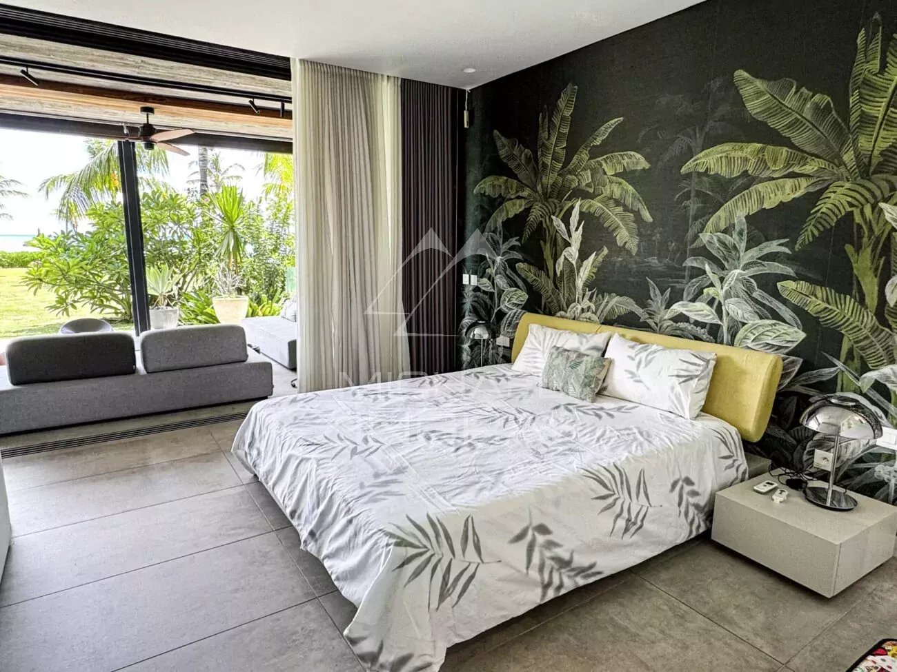 UNIQUE PIEDS DANS L'EAU  – PEREYBERE