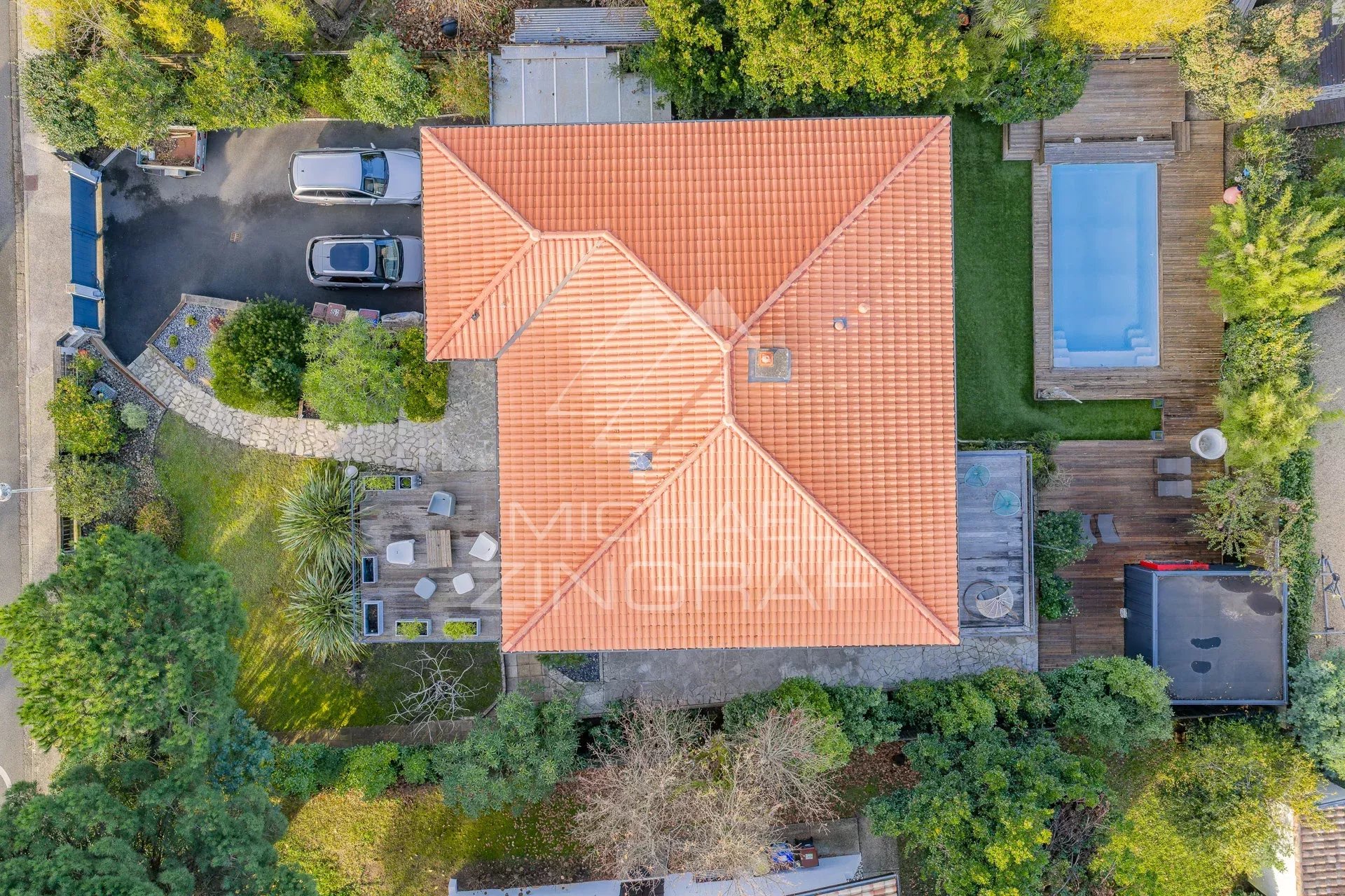Maison contemporaine avec jardin et piscine au cœur de La Hume