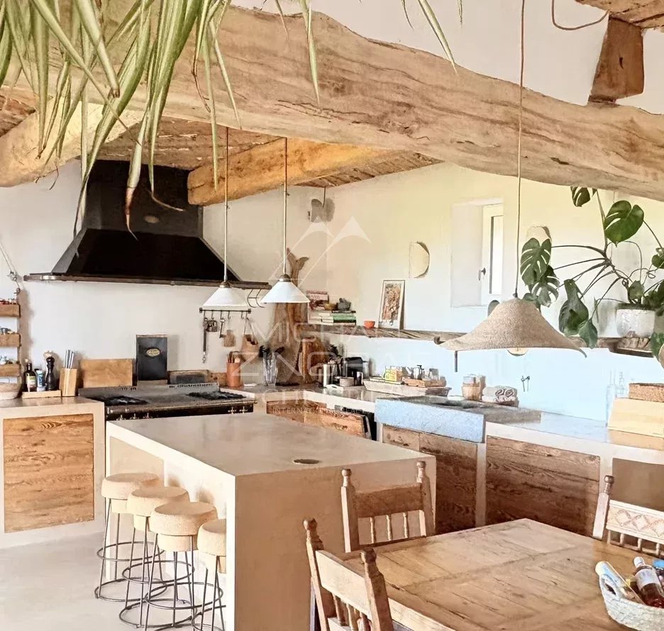 Provenzalische Lebensart am Fuße des Dorfes Fayence