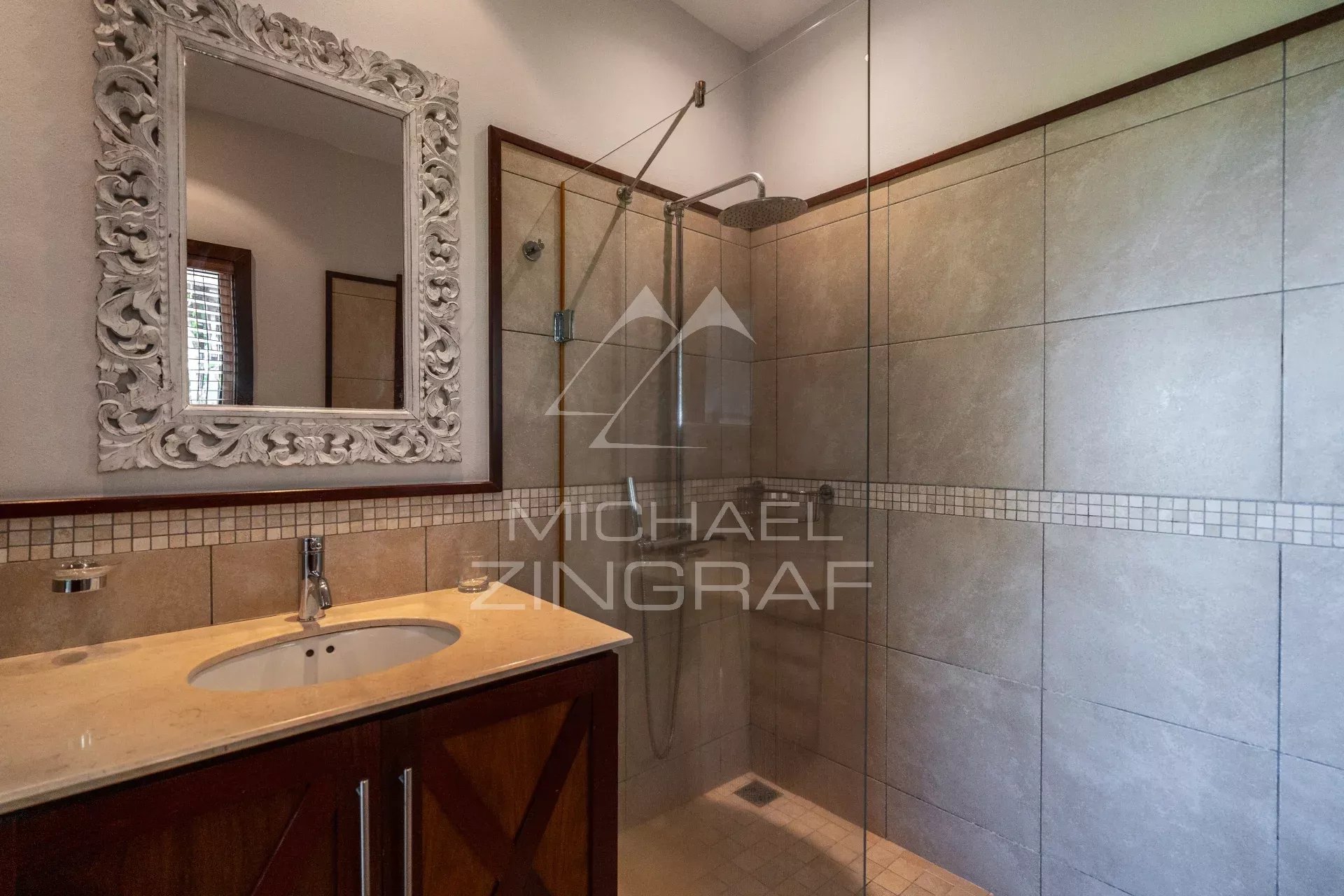 Villa d’exception avec vue panoramique sur l’océan à Valriche