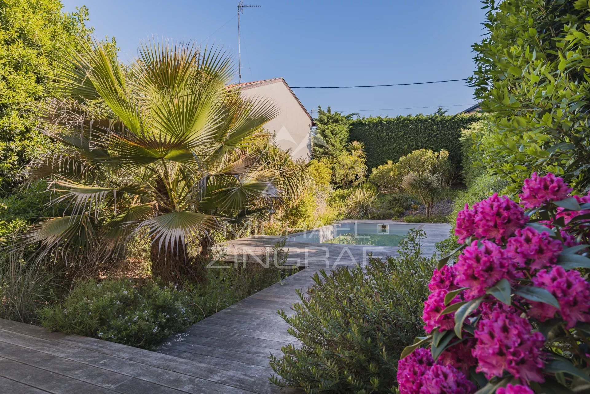 ARCACHON - VILLA 6 PIÈCES AVEC PISCINE ET PLAGE À PIED