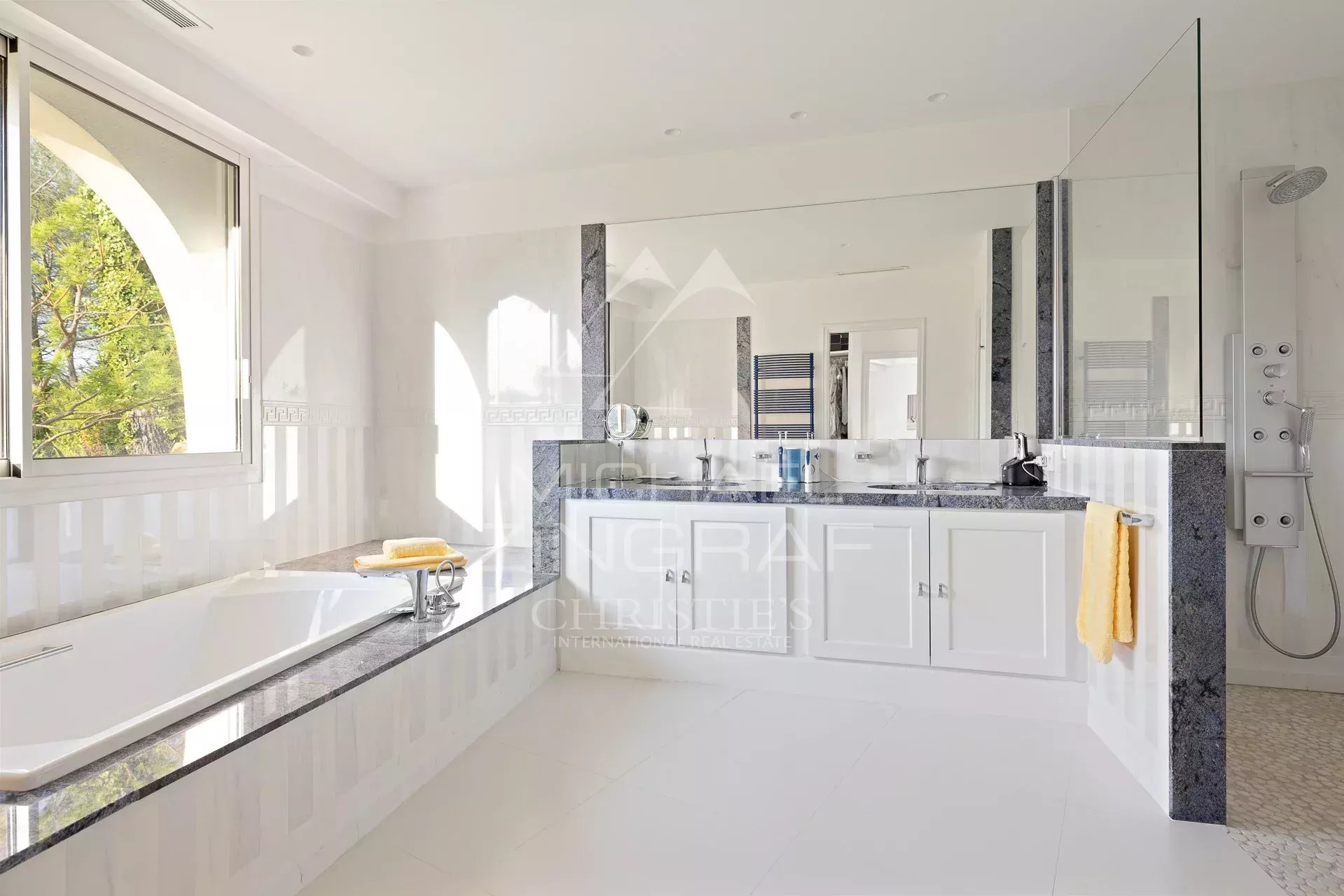 Remarquable propriété de plus d'un hectare