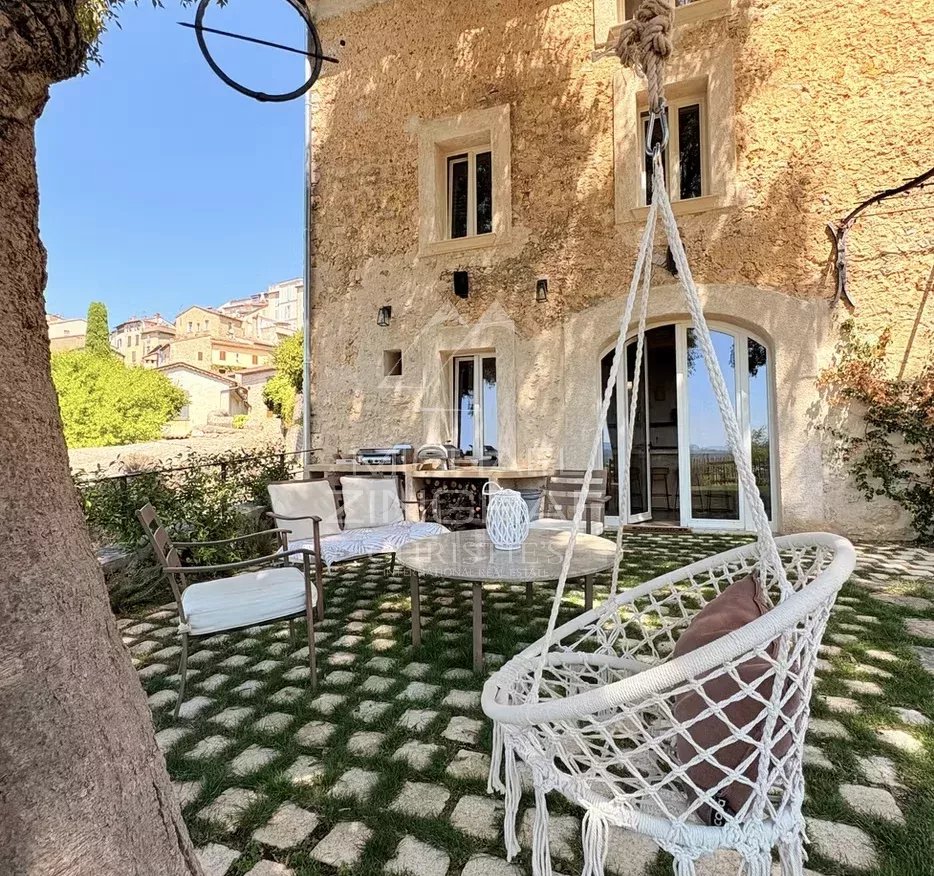 Provenzalische Lebensart am Fuße des Dorfes Fayence