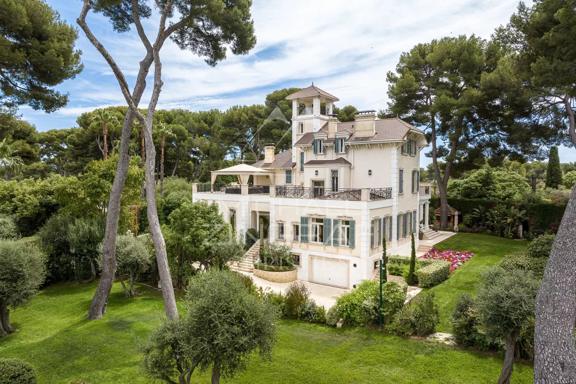 Cap d’Antibes – Prächtige Belle-Époque-Villa in einer privaten Domäne