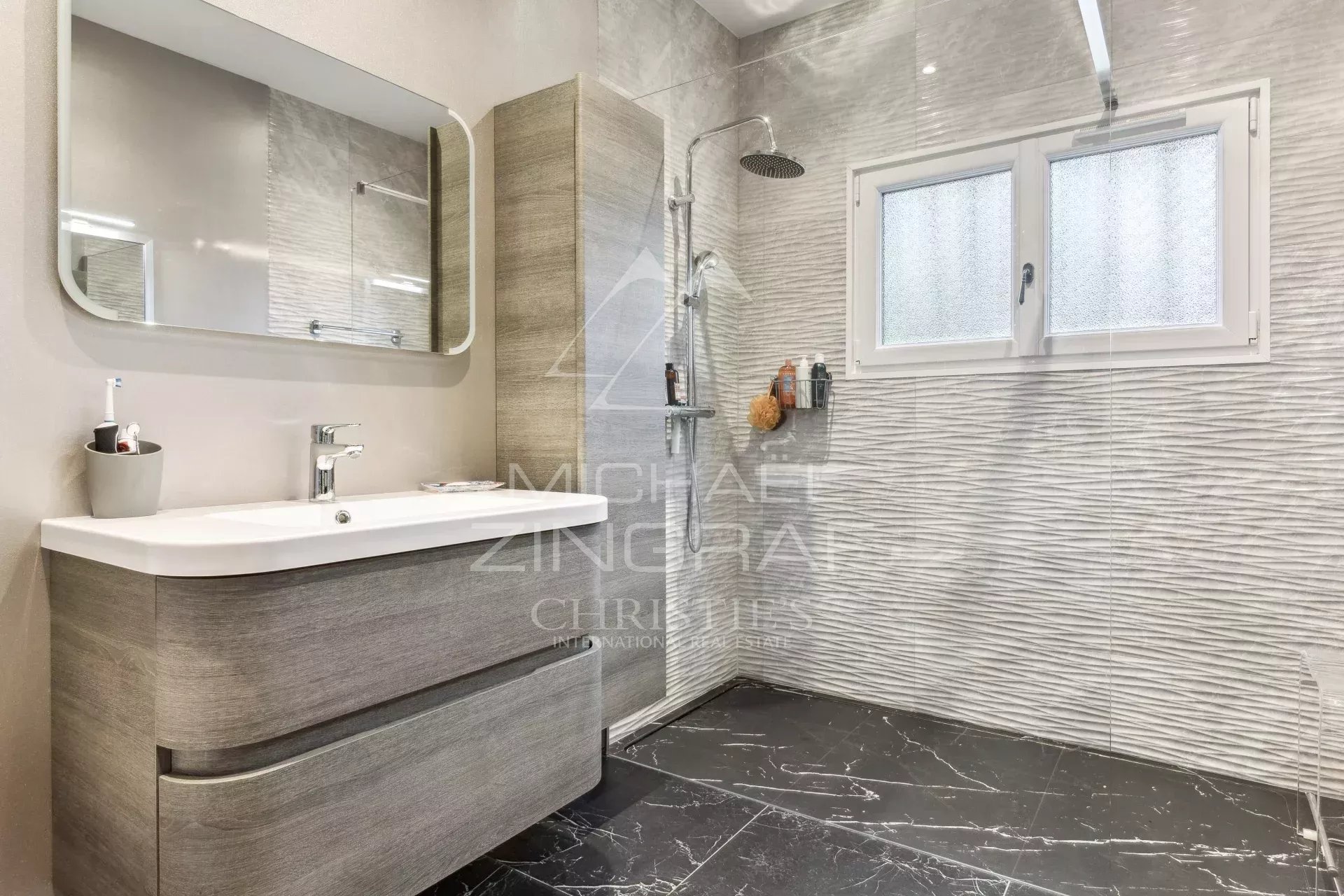 Mandelieu-La Napoule - Vignerons - Élegante maison familiale