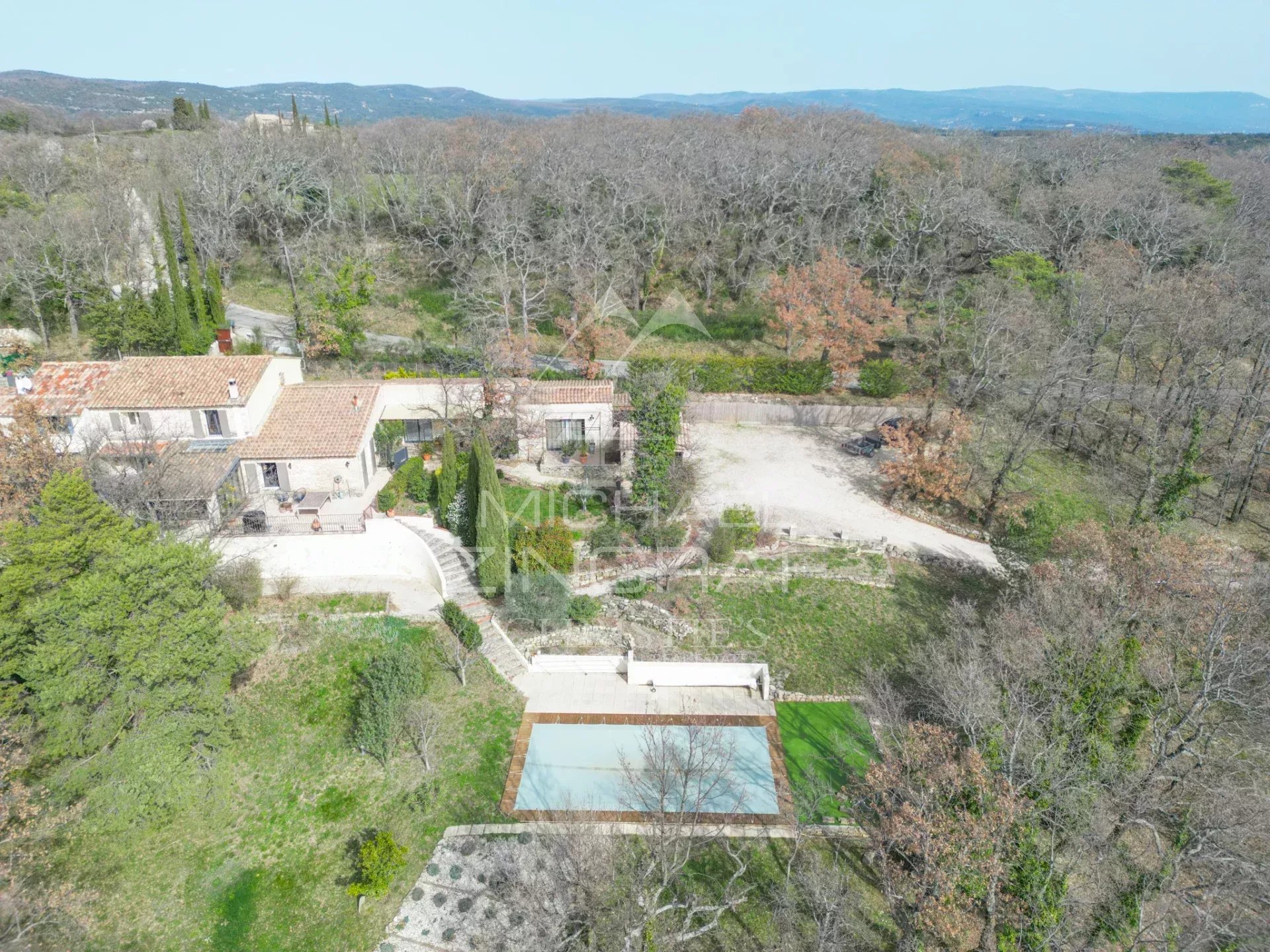 Exklusiv - Mauern - Schönes Steinhaus mit Pool und freiem Blick