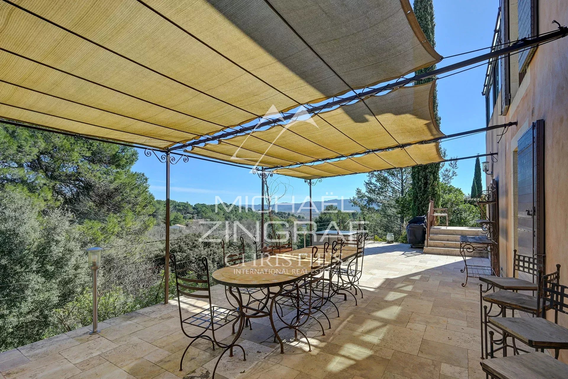 Propriété avec vue au calme