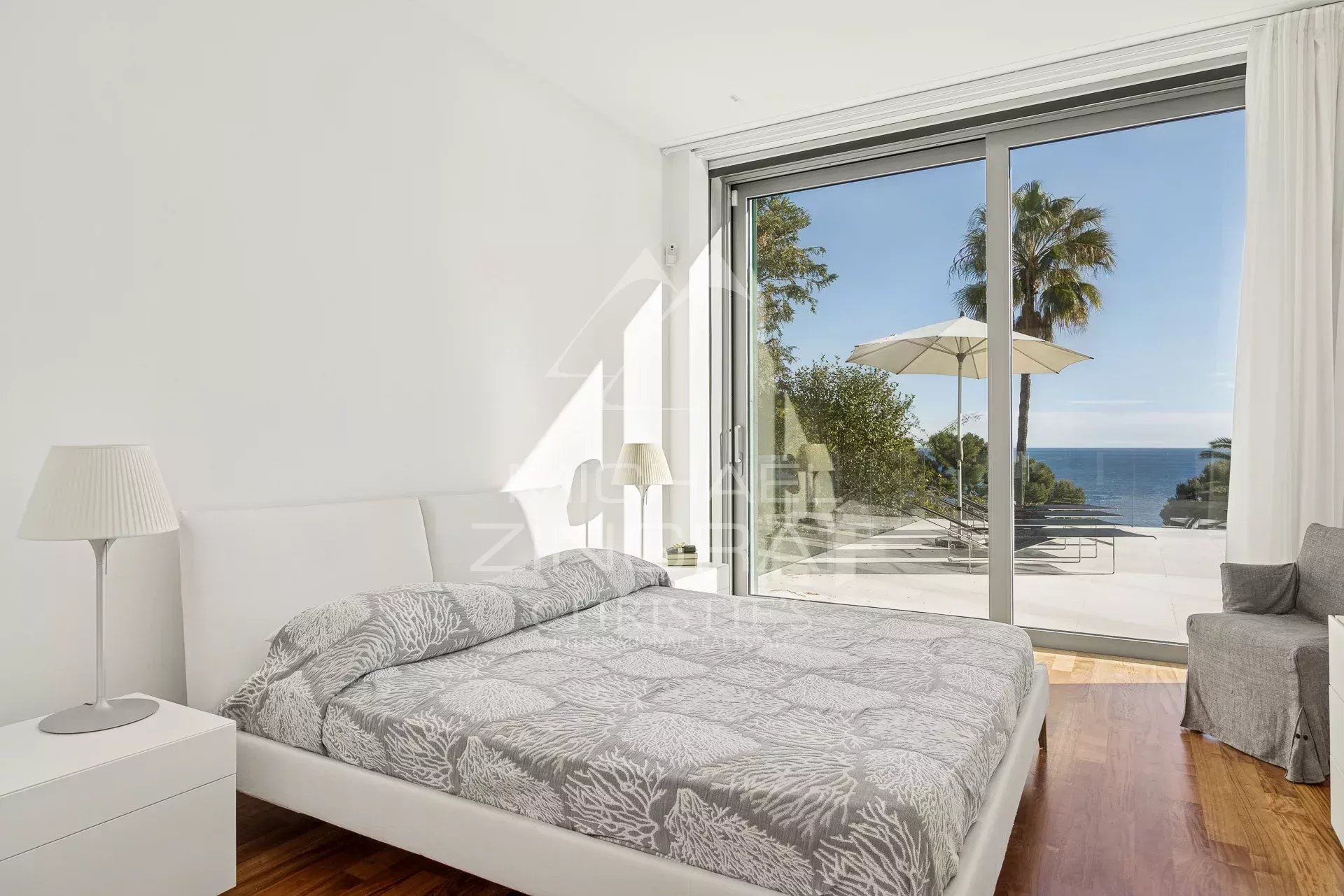 Wunderschöne moderne Villa nur wenige Minuten von Monaco entfernt