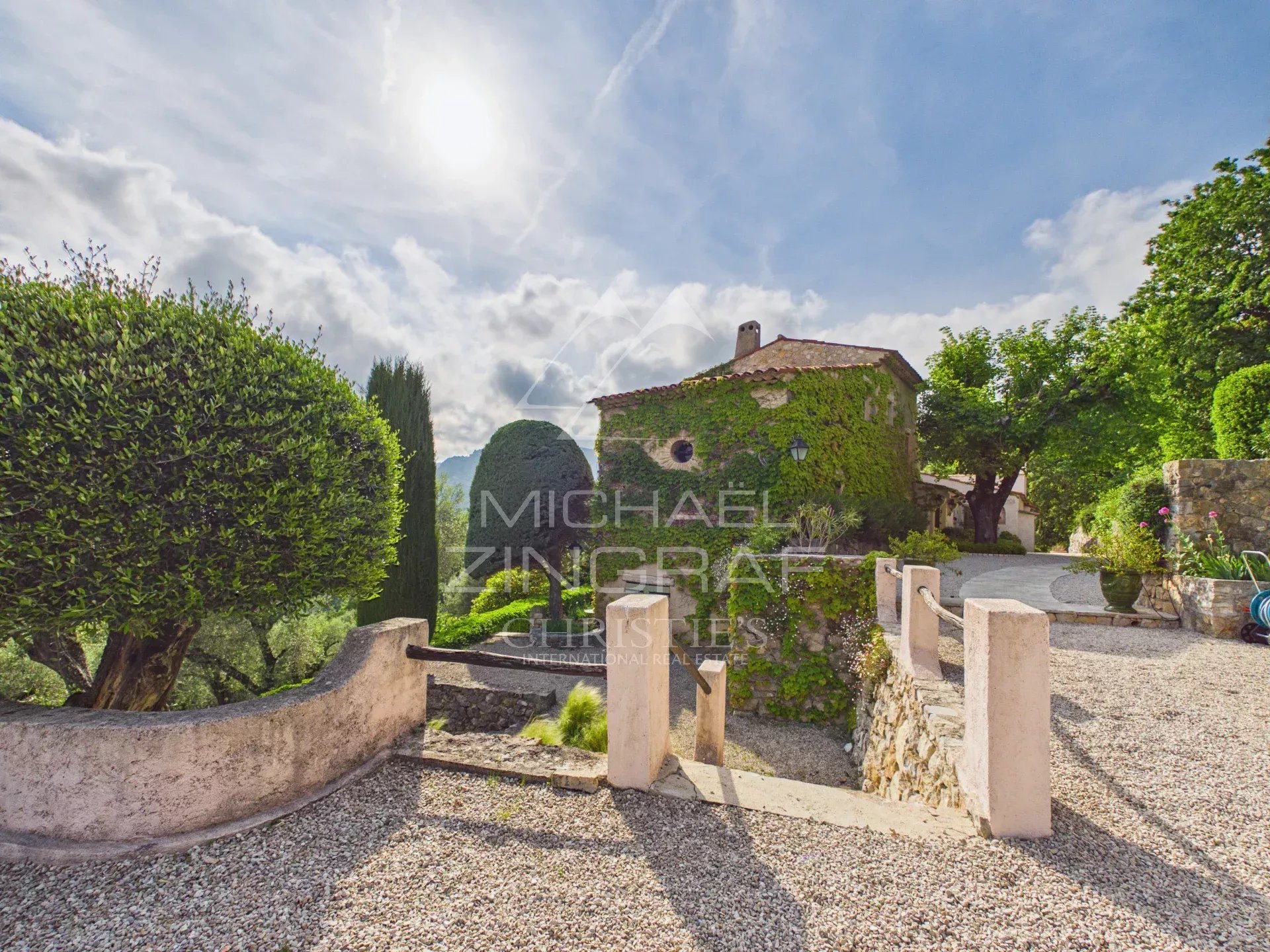 Charmante bastide avec vue imprenable – Tourrettes-sur-Loup