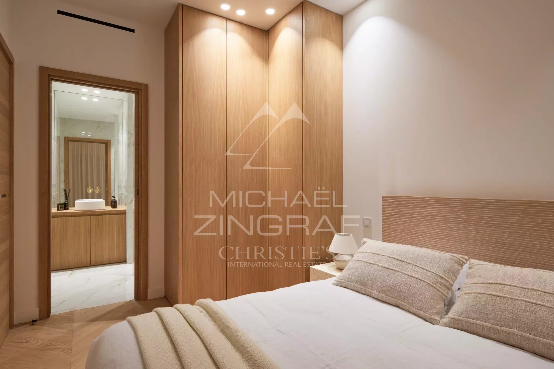 Cannes Croisette - Palm Beach - Rare - 5 pièces vue mer