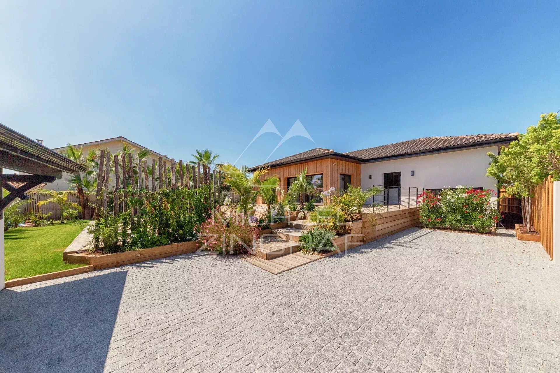 Renovierte Villa mit ebenerdigem Grundriss - beliebte Gegend