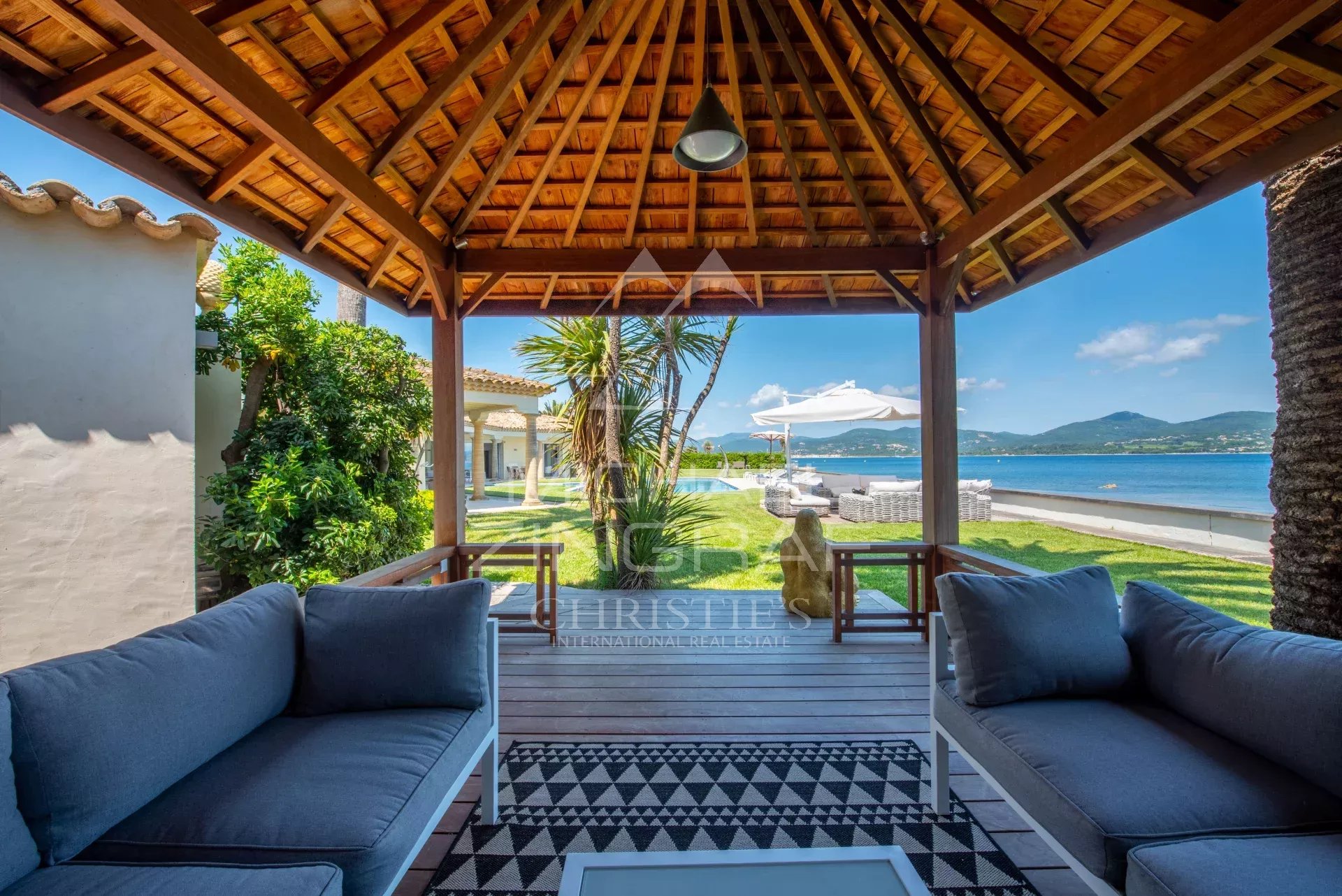 Cap Horizon - Gassin - Magnifique villa pied dans l'eau