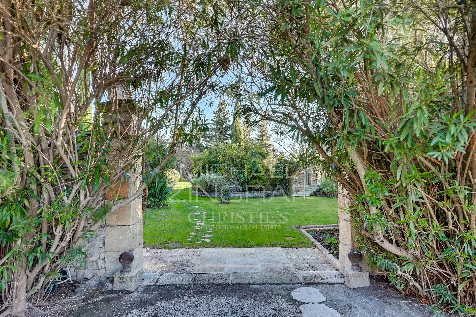 Exceptional property near Maussane les Alpilles