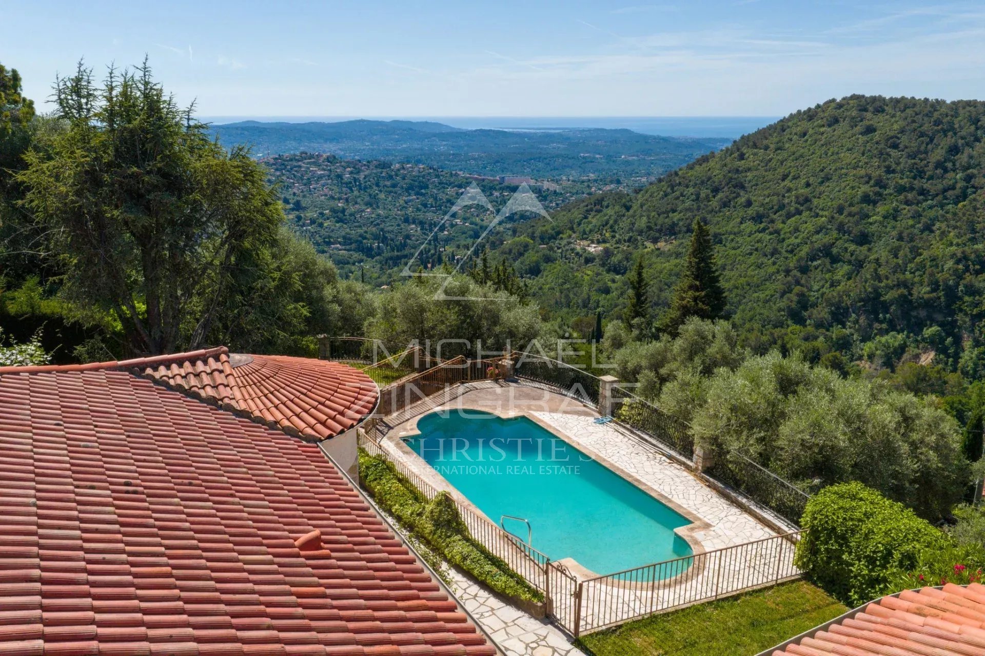 Charmante villa provençale en position dominante