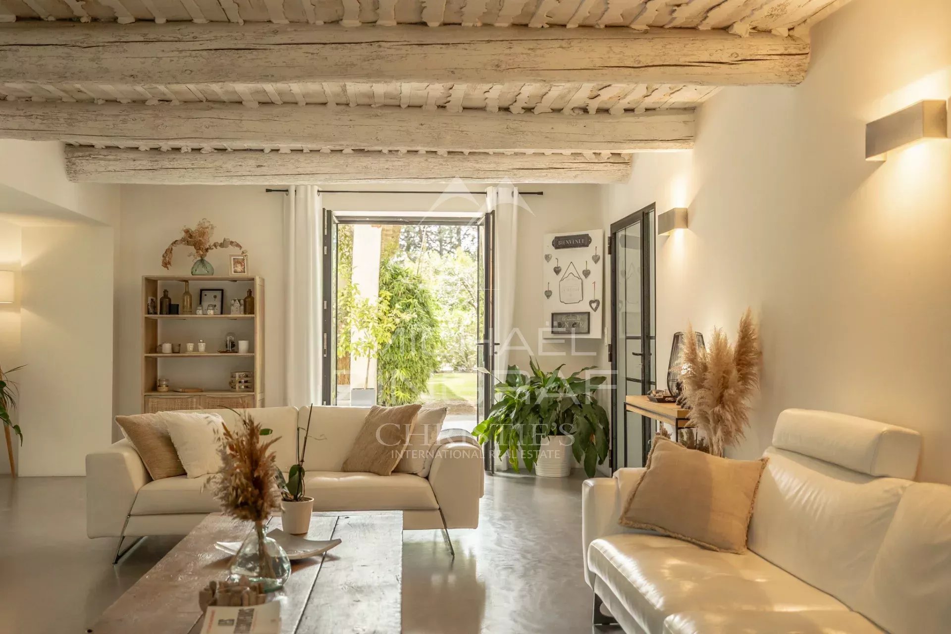 Exclusivité - Luberon - Magnifique mas provençal avec gîtes et piscine