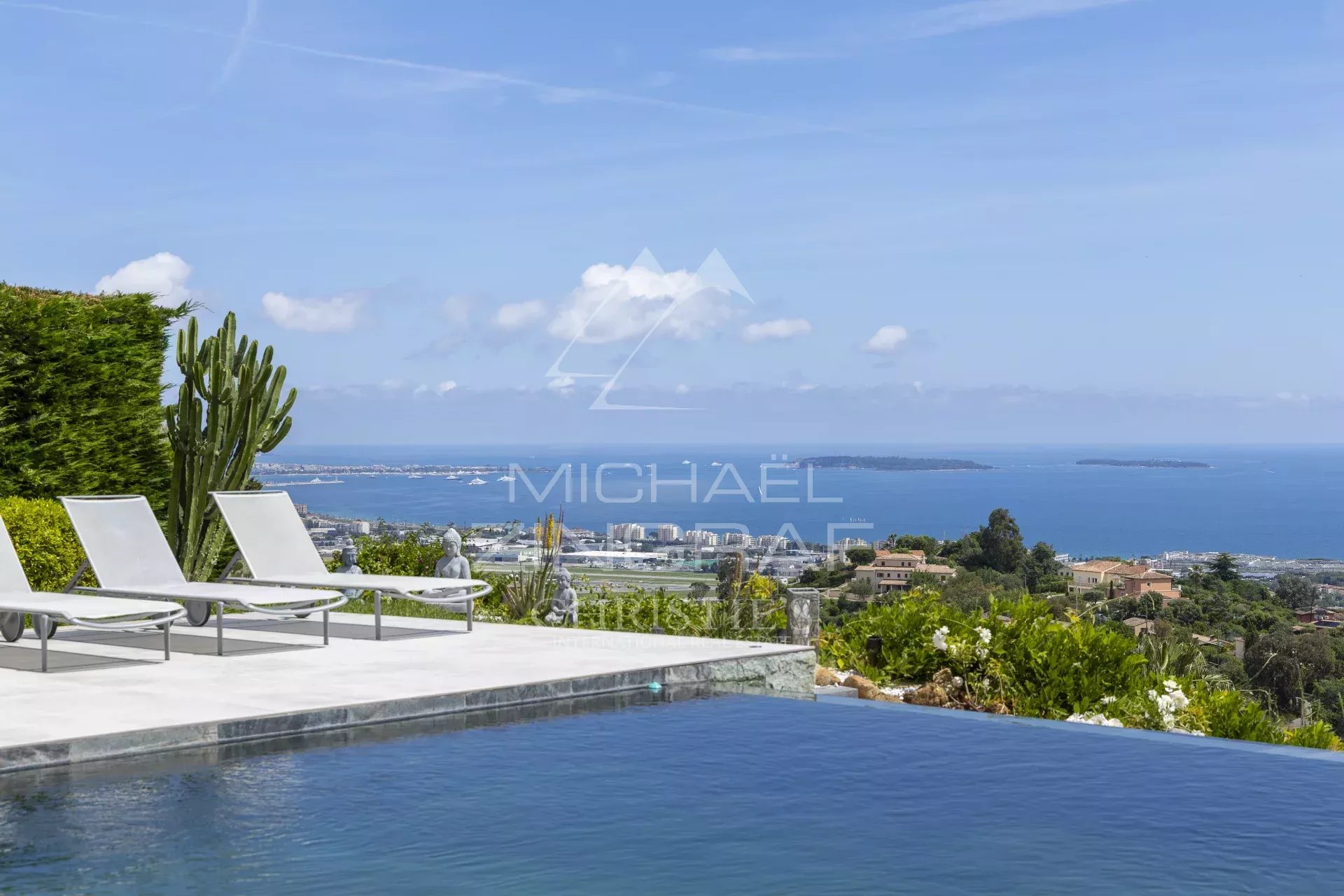 Mandelieu Les Termes , villa by the sea - closed domain